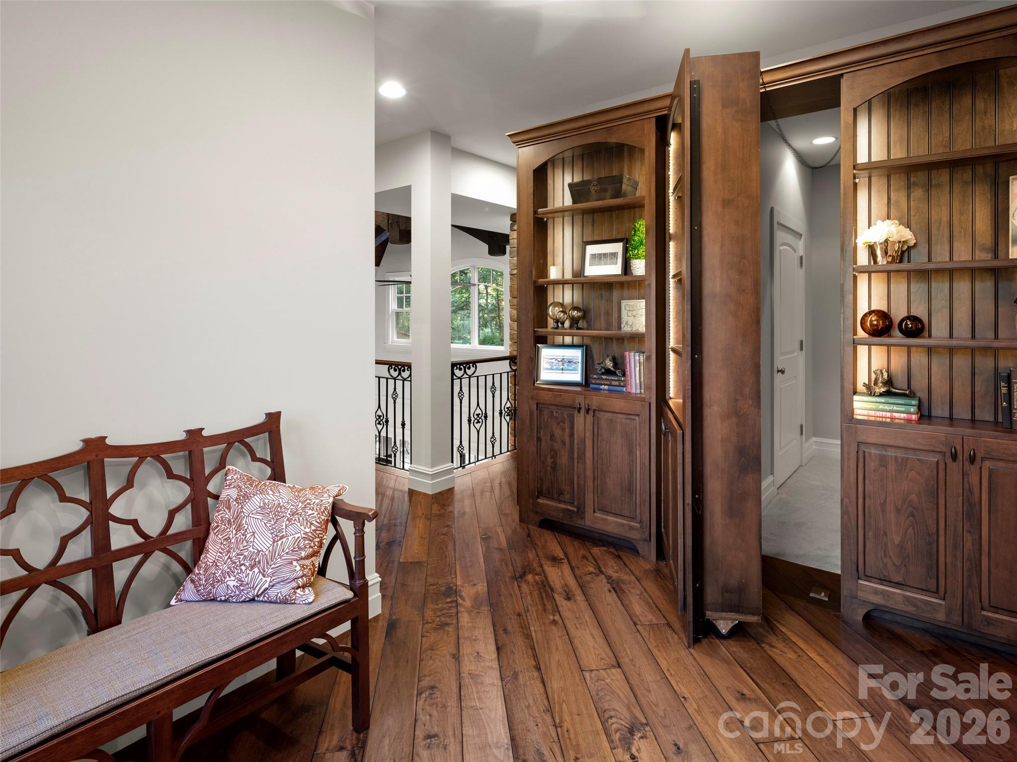 1946 White Tree Trail — Arden