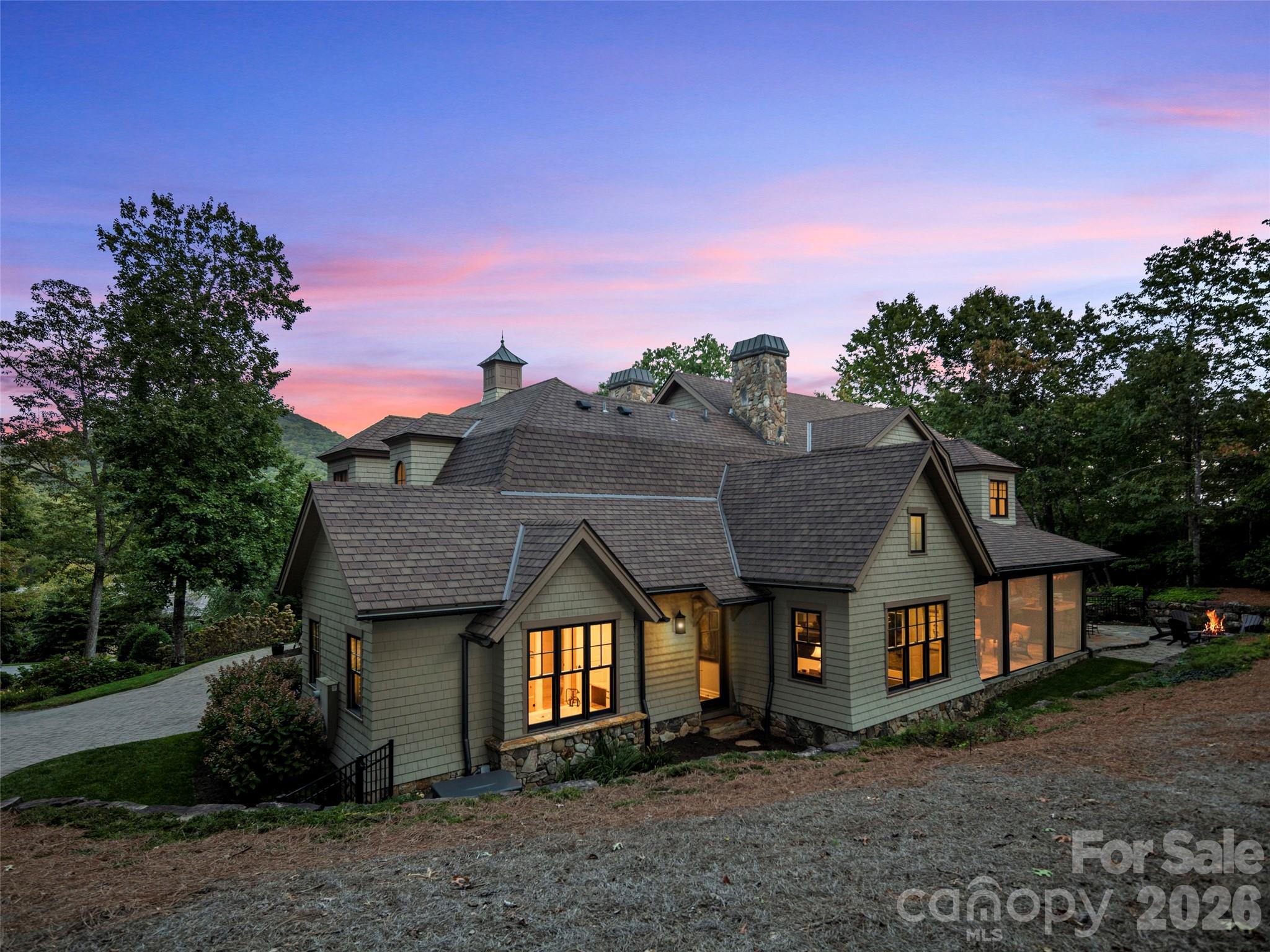 1946 White Tree Trail — Arden