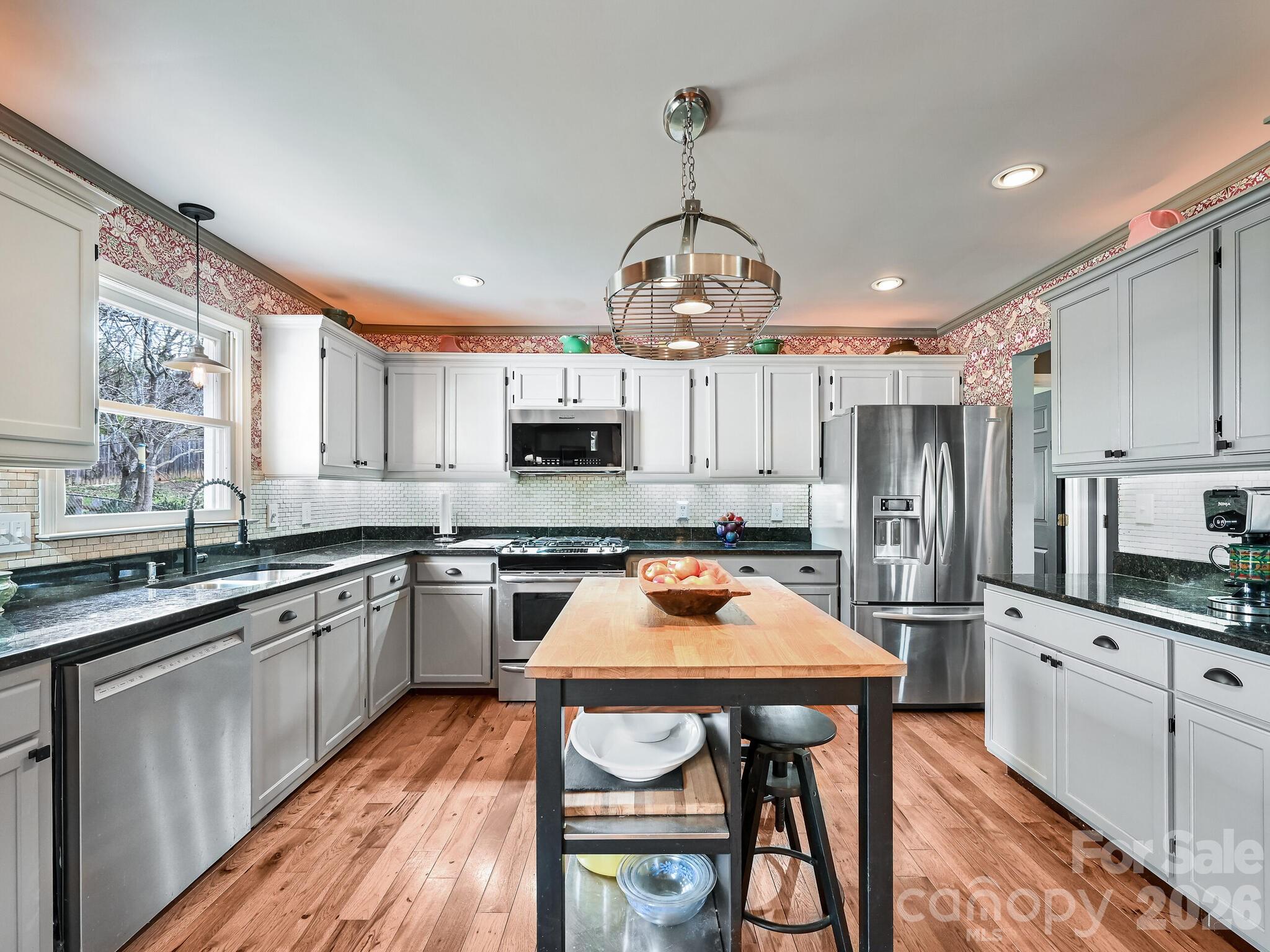 17 Marlwood Court #127 — Asheville