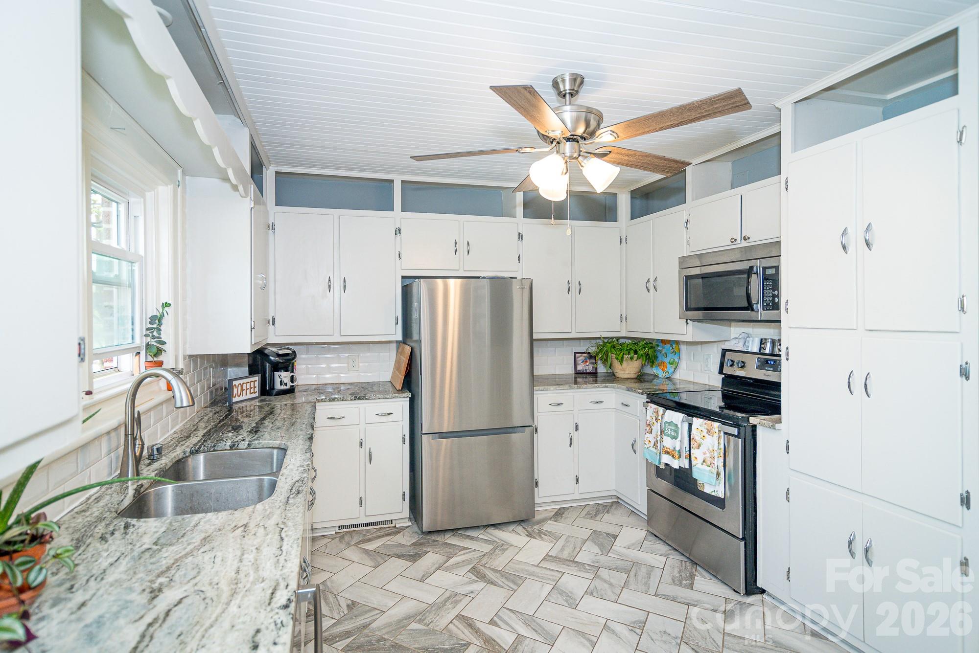 610 E Main Street — Cherryville
