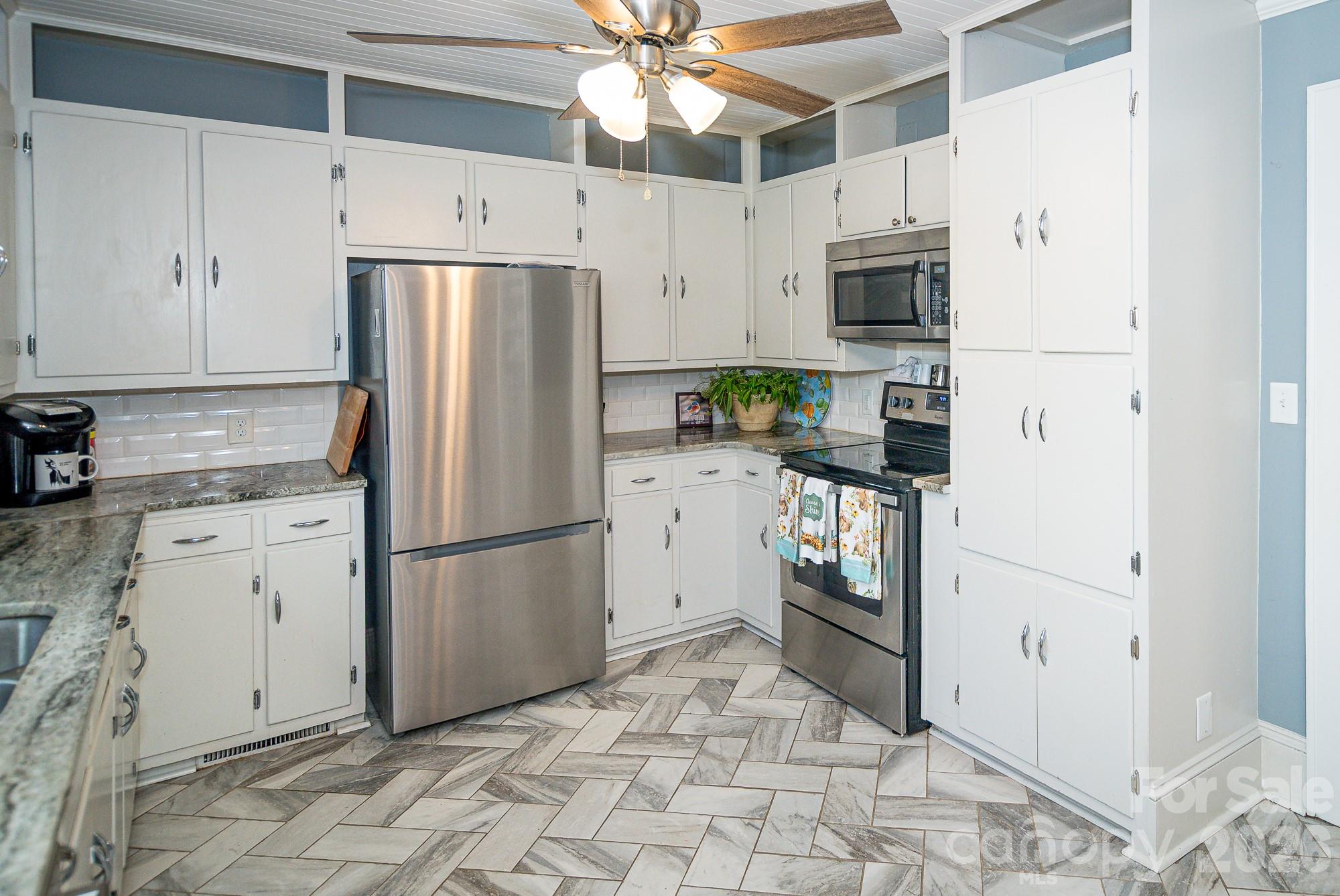 610 E Main Street — Cherryville