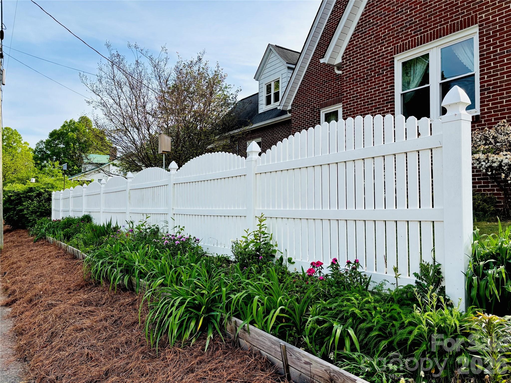 610 E Main Street — Cherryville