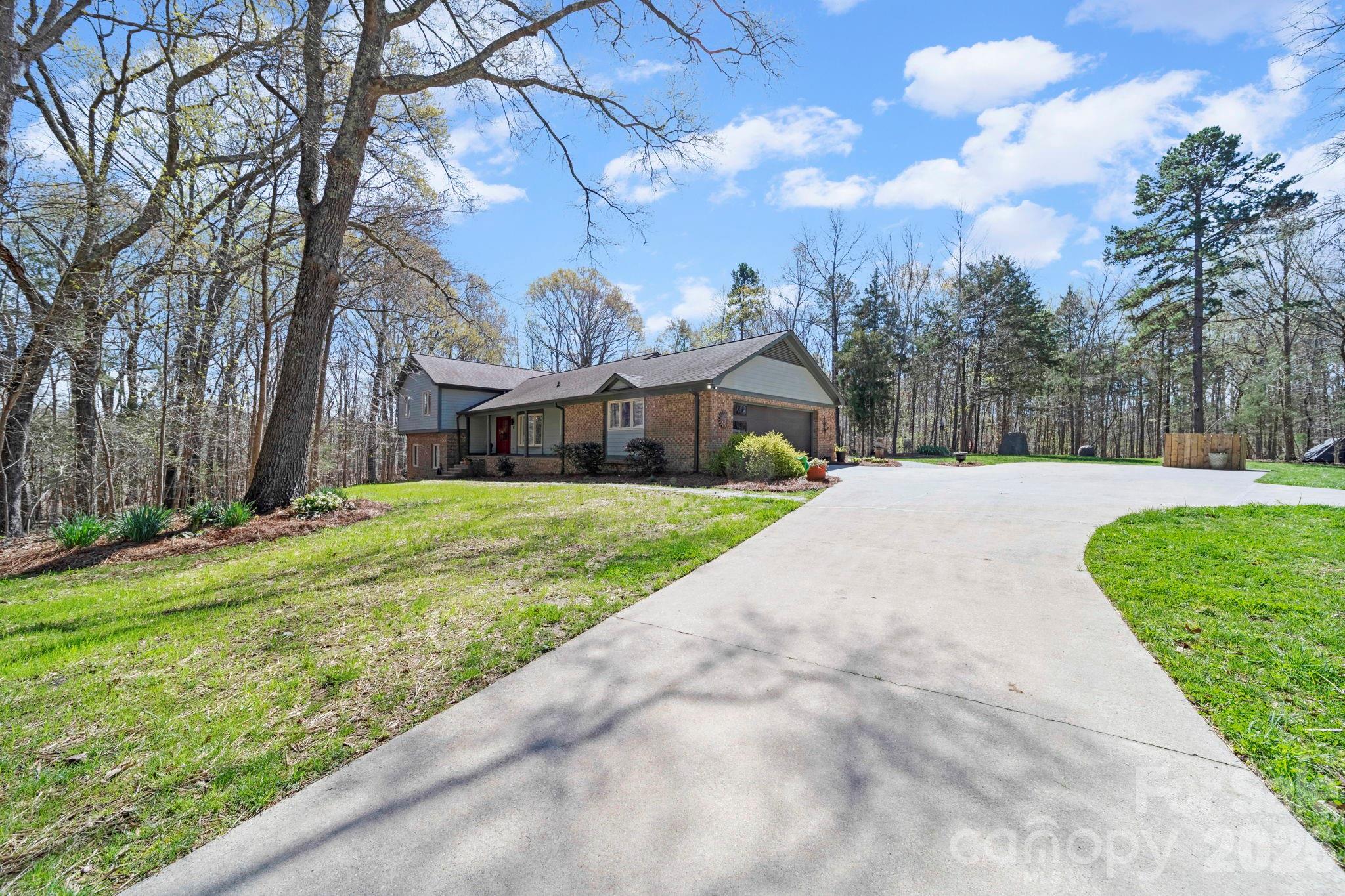 208 Falcon Drive — Concord