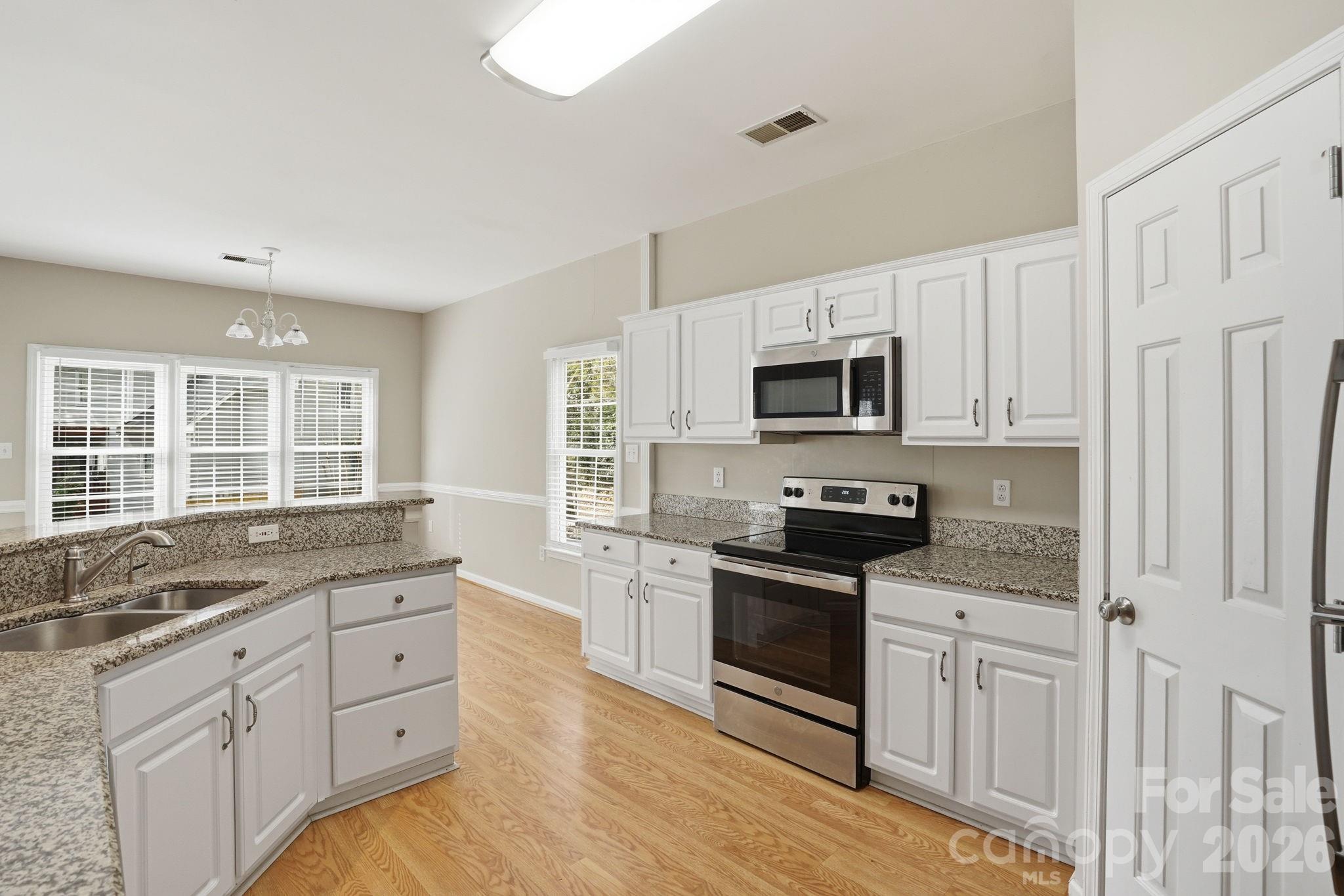 15733 Berryfield Street — Huntersville