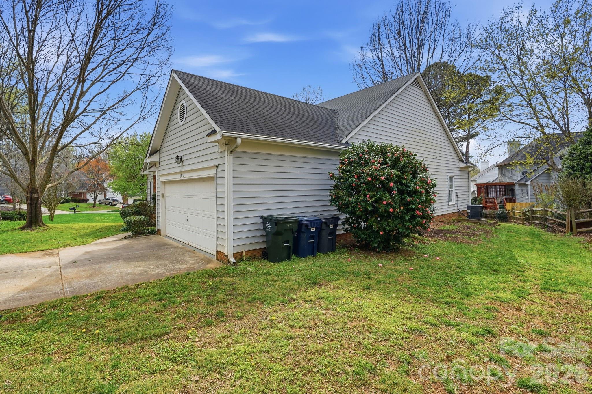 15733 Berryfield Street — Huntersville