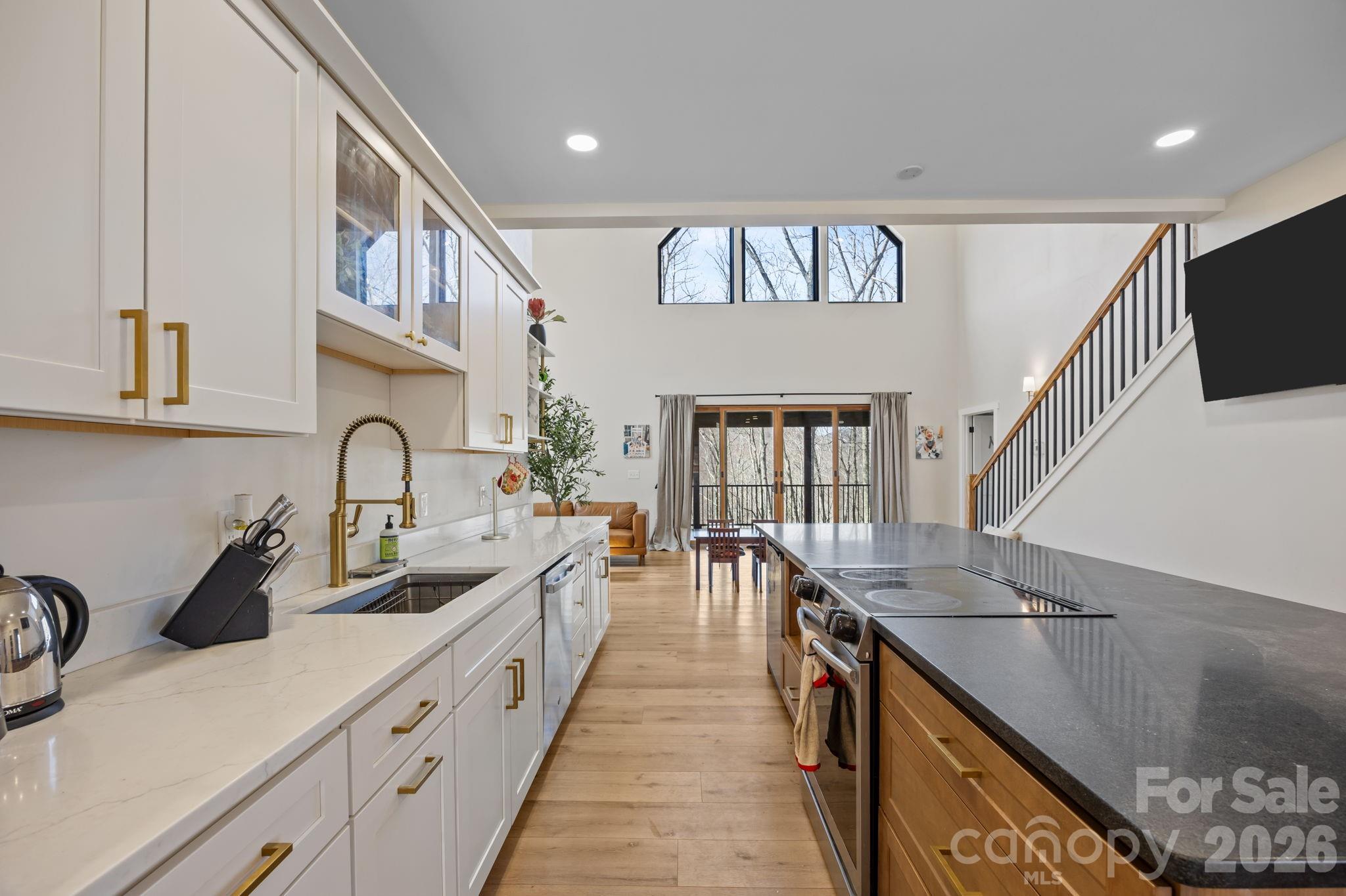 215 Ridgeway Road — Candler