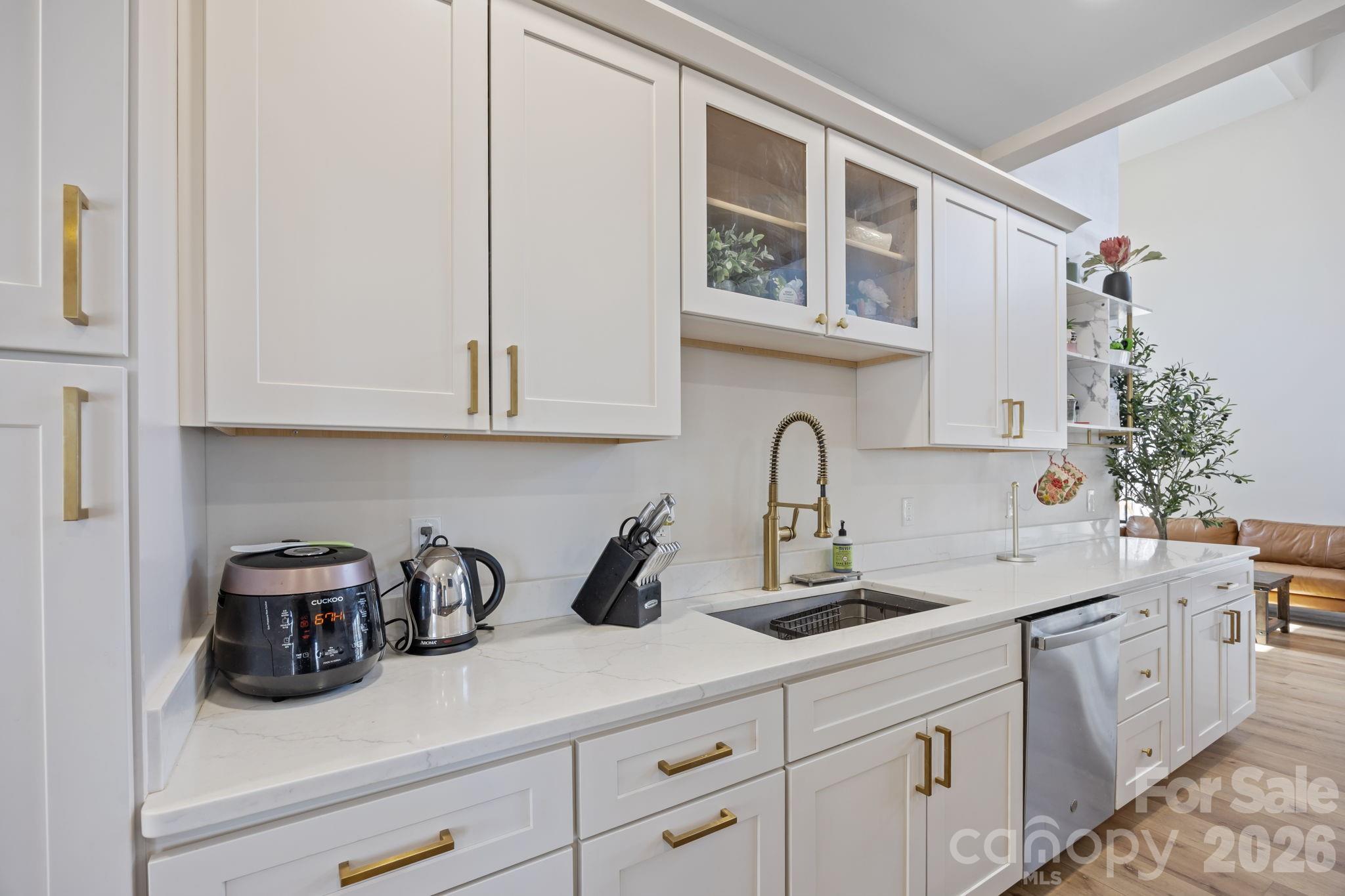 215 Ridgeway Road — Candler