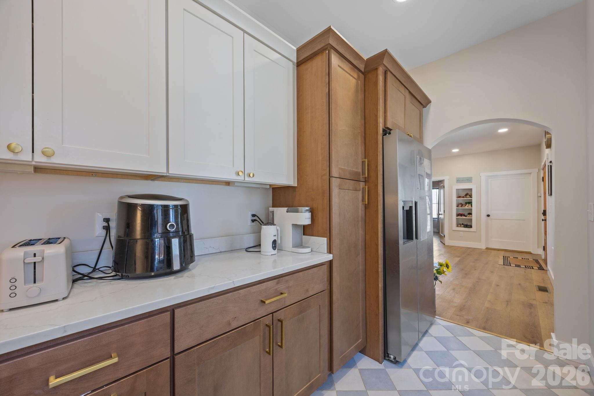 215 Ridgeway Road — Candler