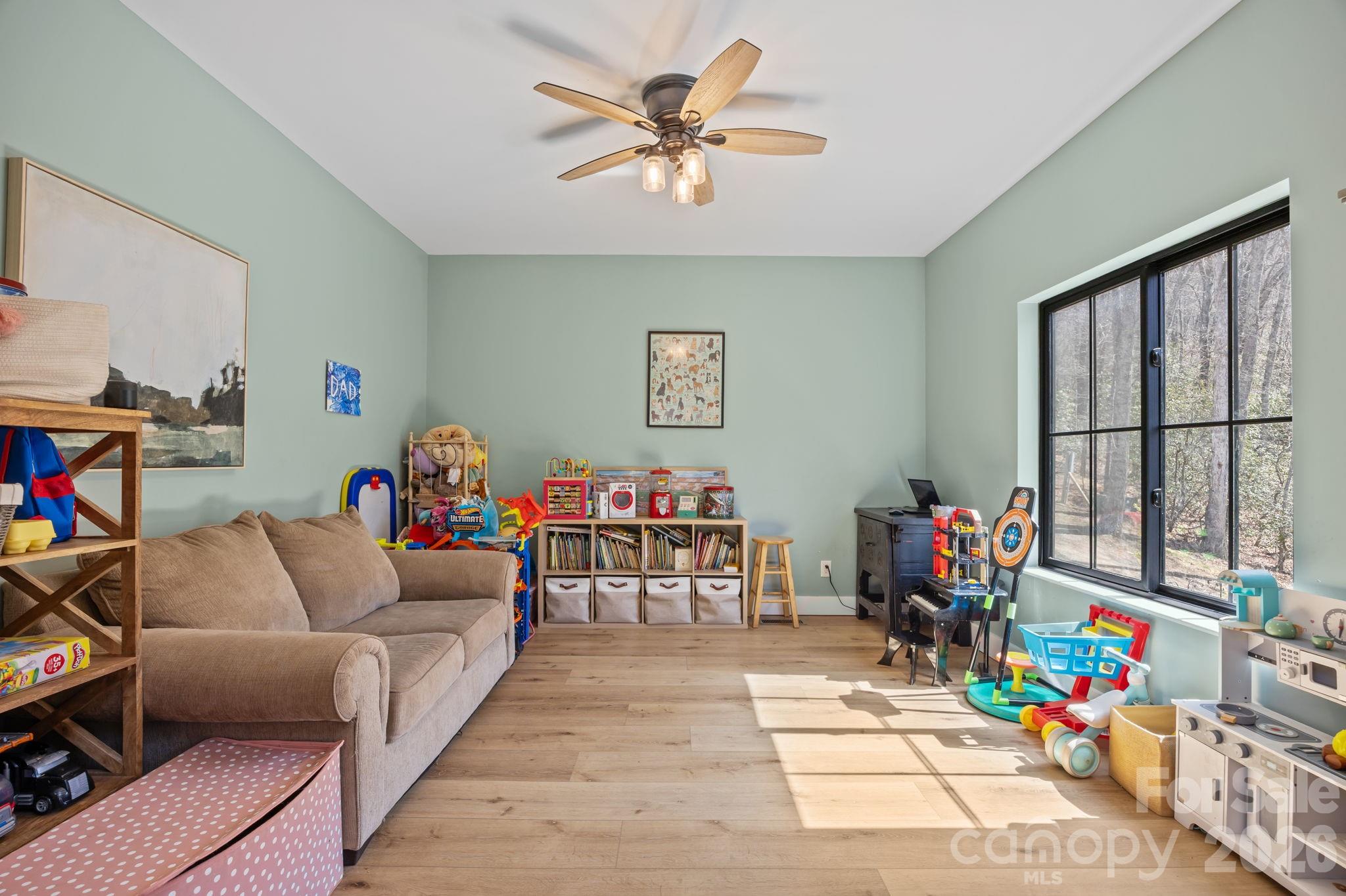 215 Ridgeway Road — Candler