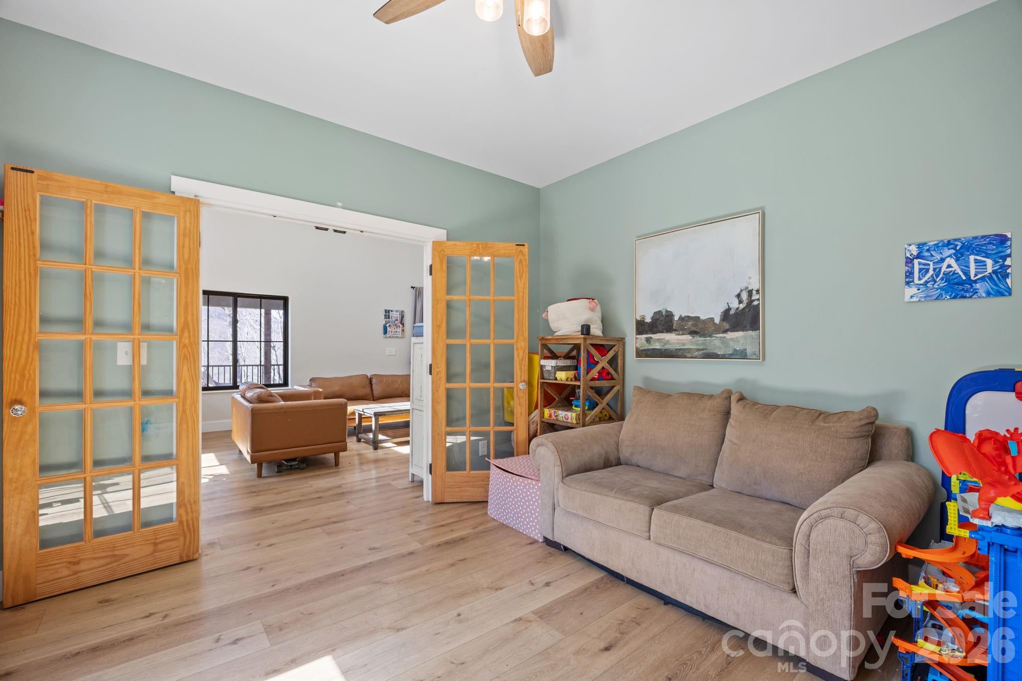 215 Ridgeway Road — Candler