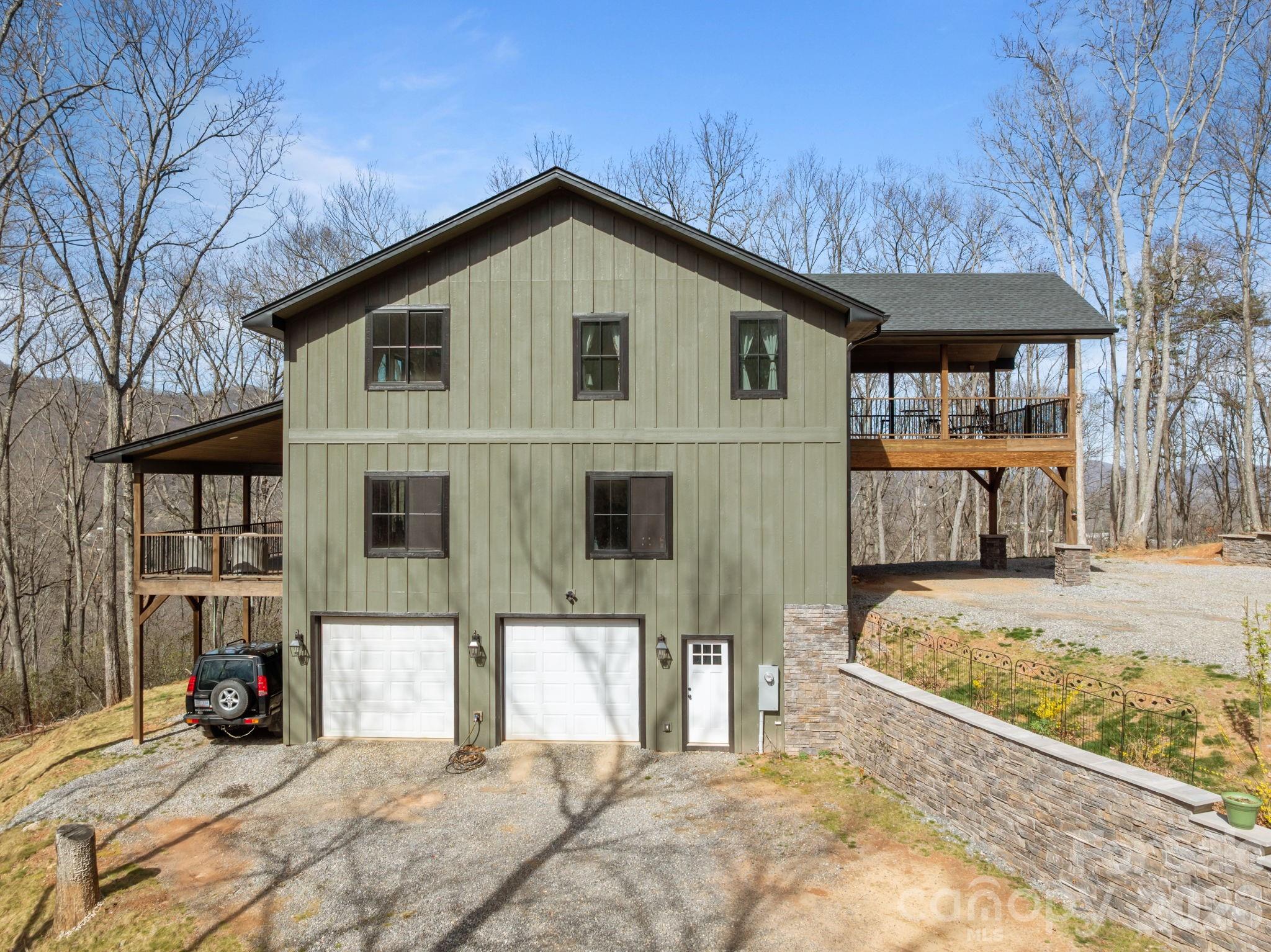 215 Ridgeway Road — Candler
