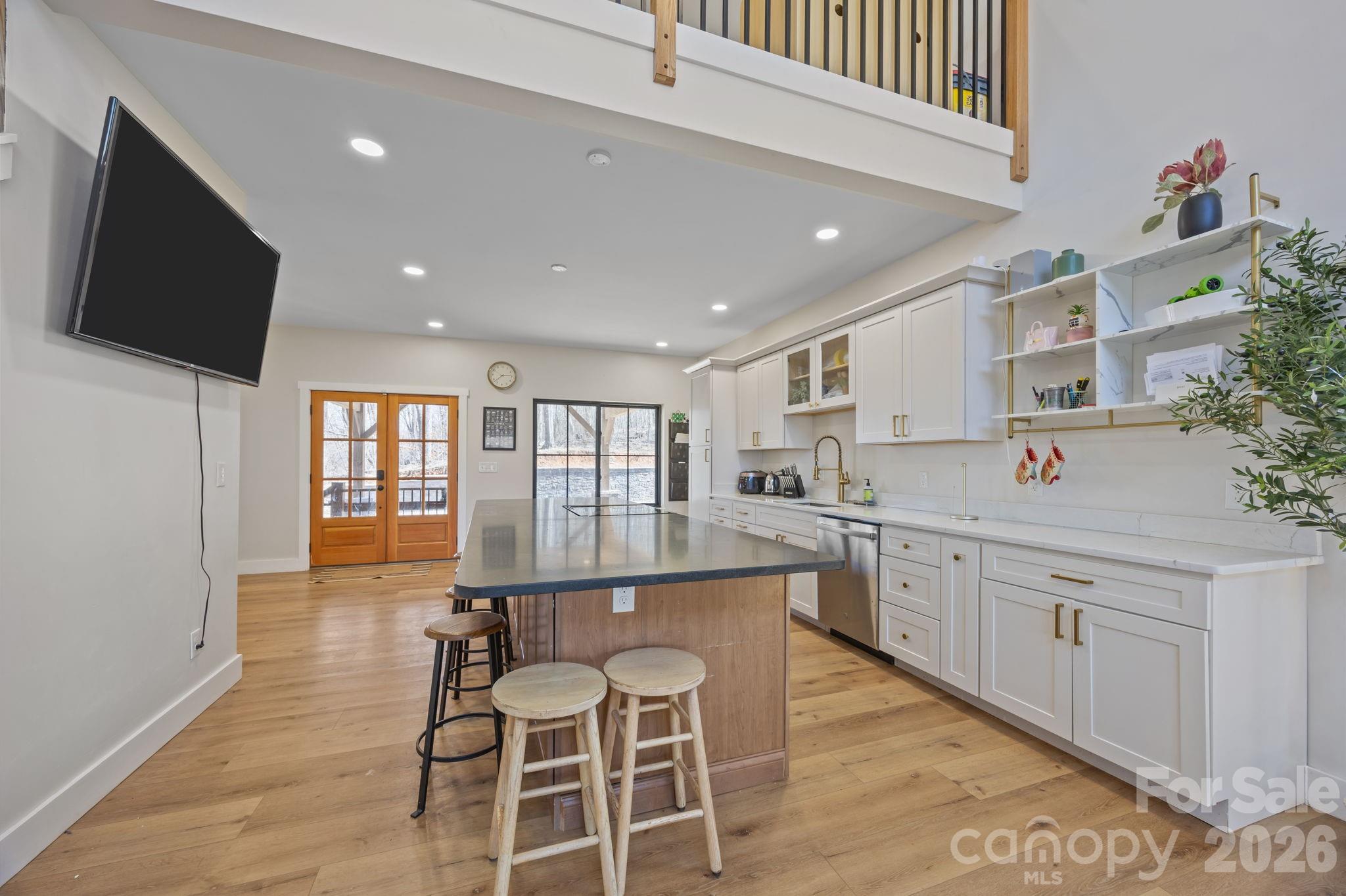 215 Ridgeway Road — Candler