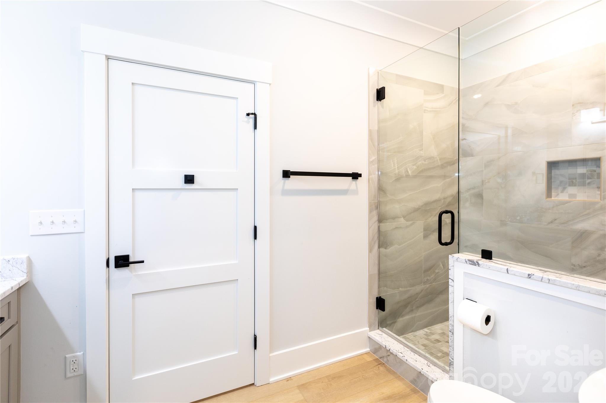 124 Direct Drive — Mooresville