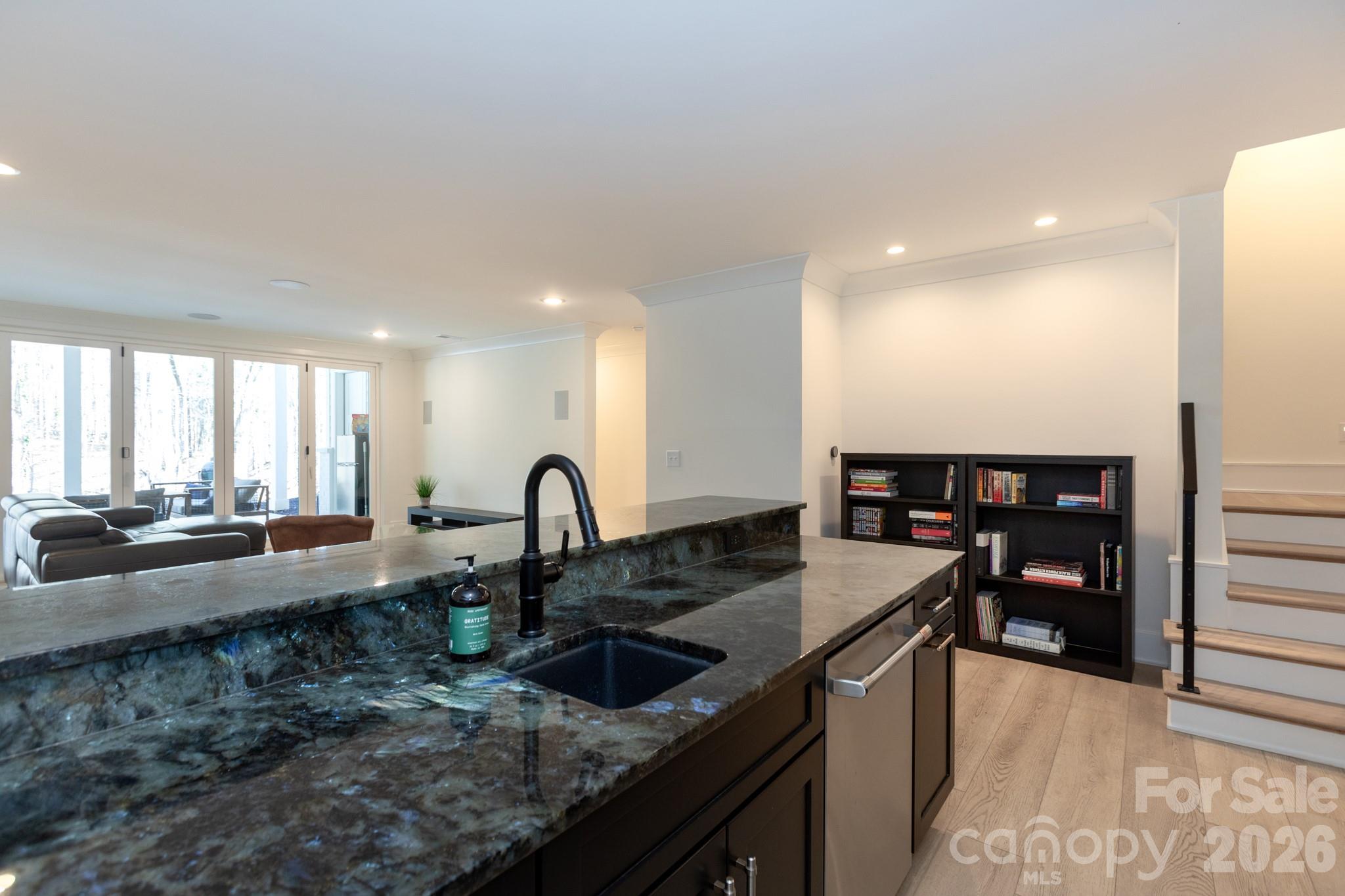 124 Direct Drive — Mooresville