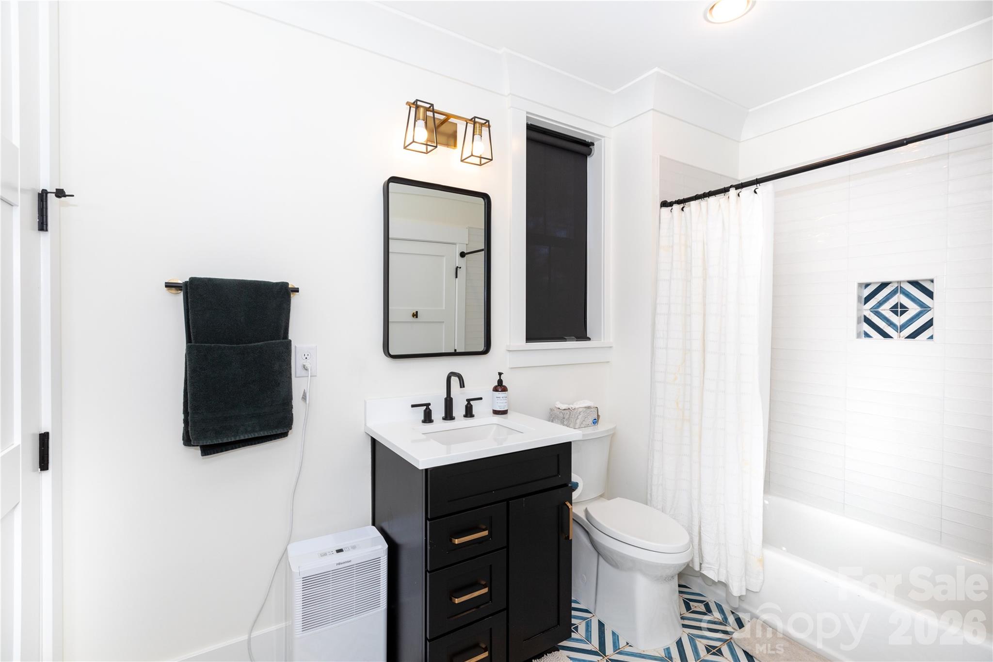 124 Direct Drive — Mooresville