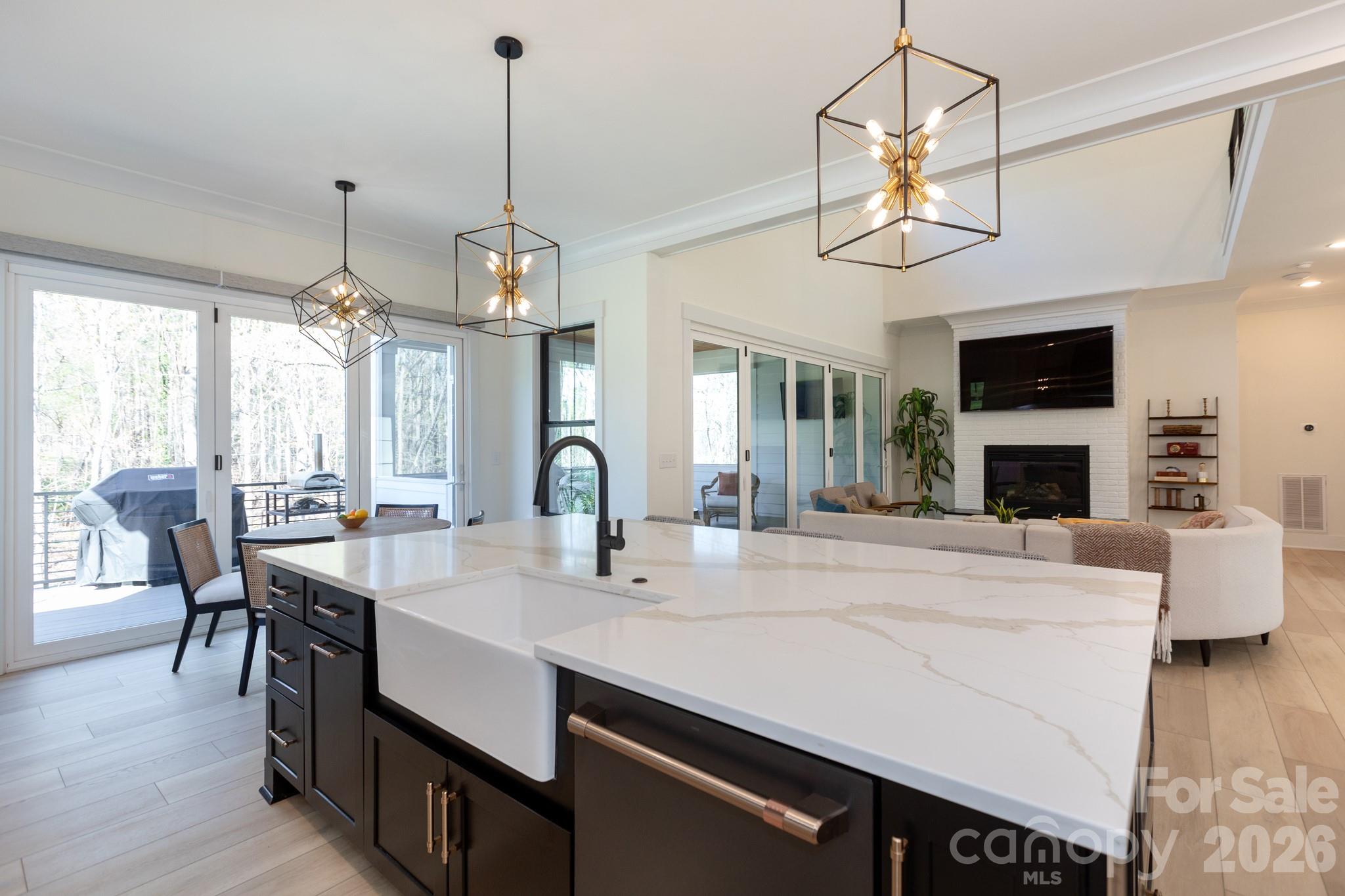 124 Direct Drive — Mooresville