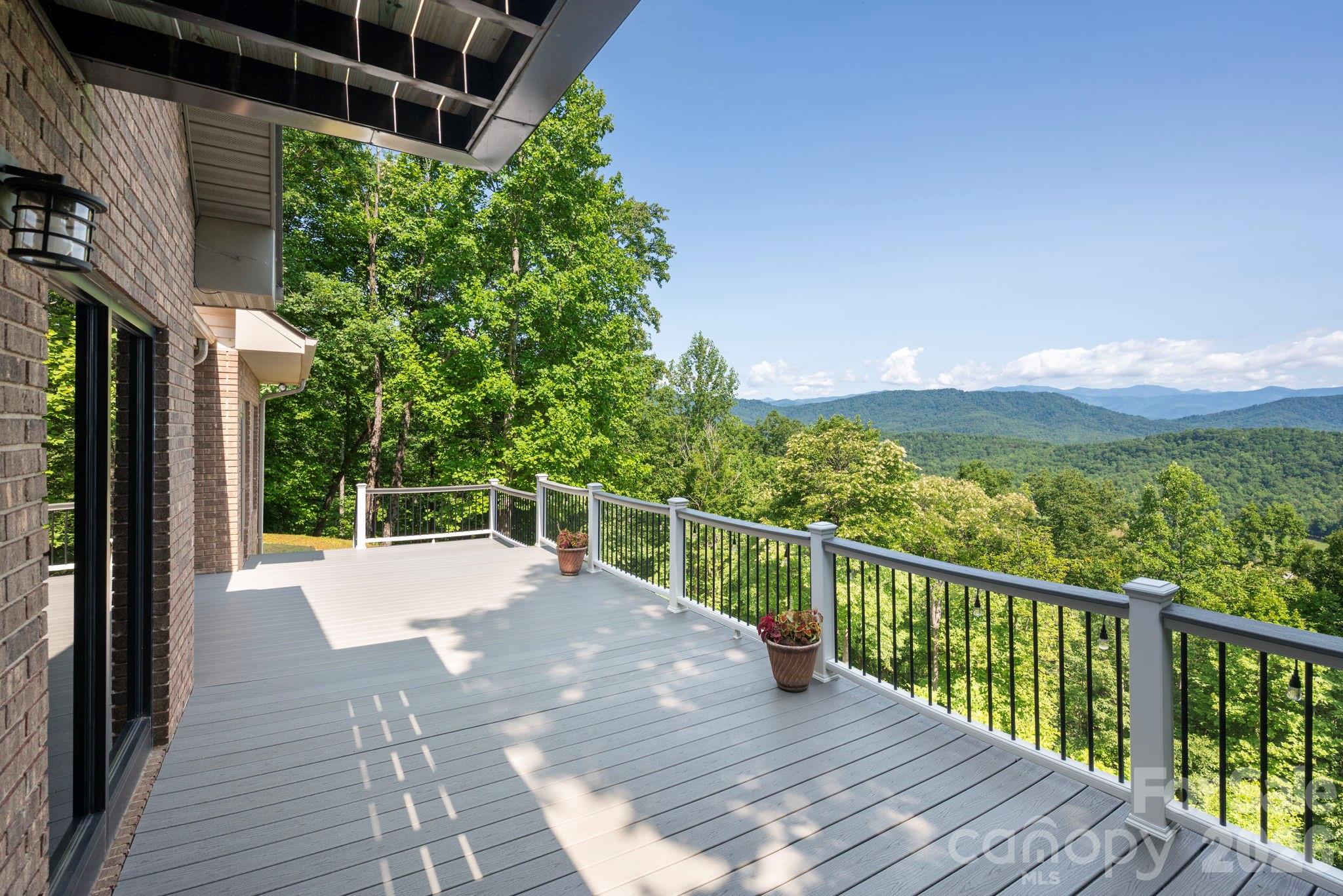 156 Gilliam Road — Old Fort
