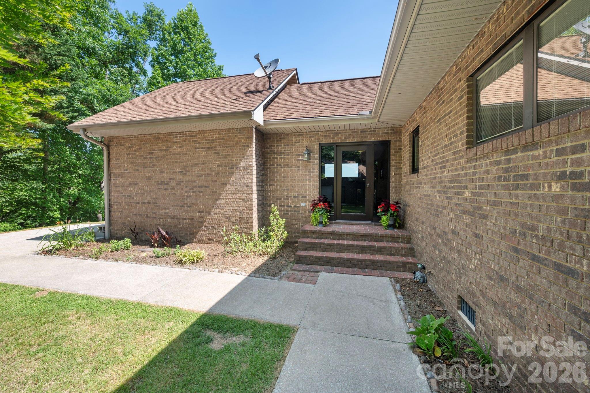 156 Gilliam Road — Old Fort