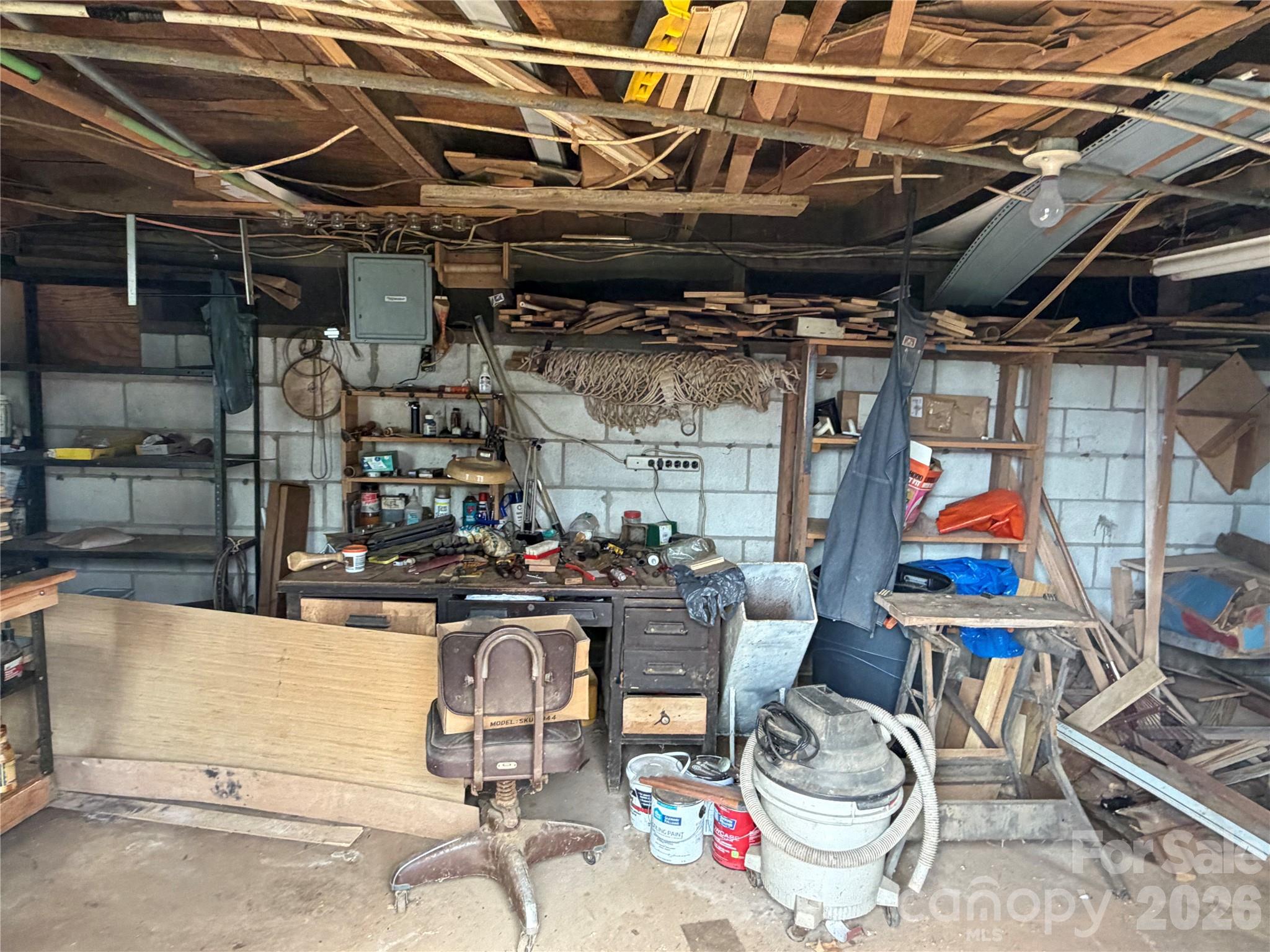 72 Alexander Road — Weaverville