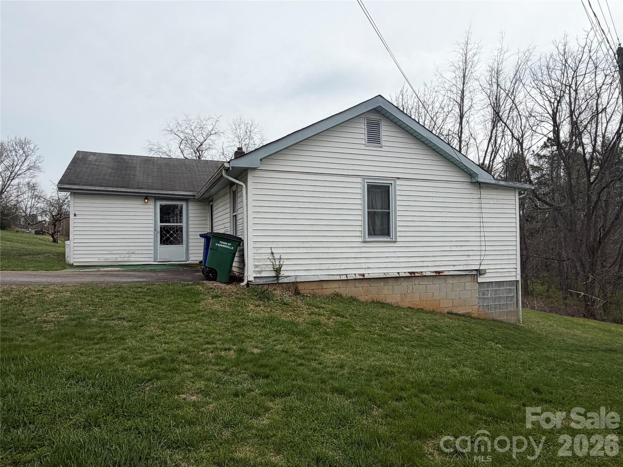 72 Alexander Road — Weaverville