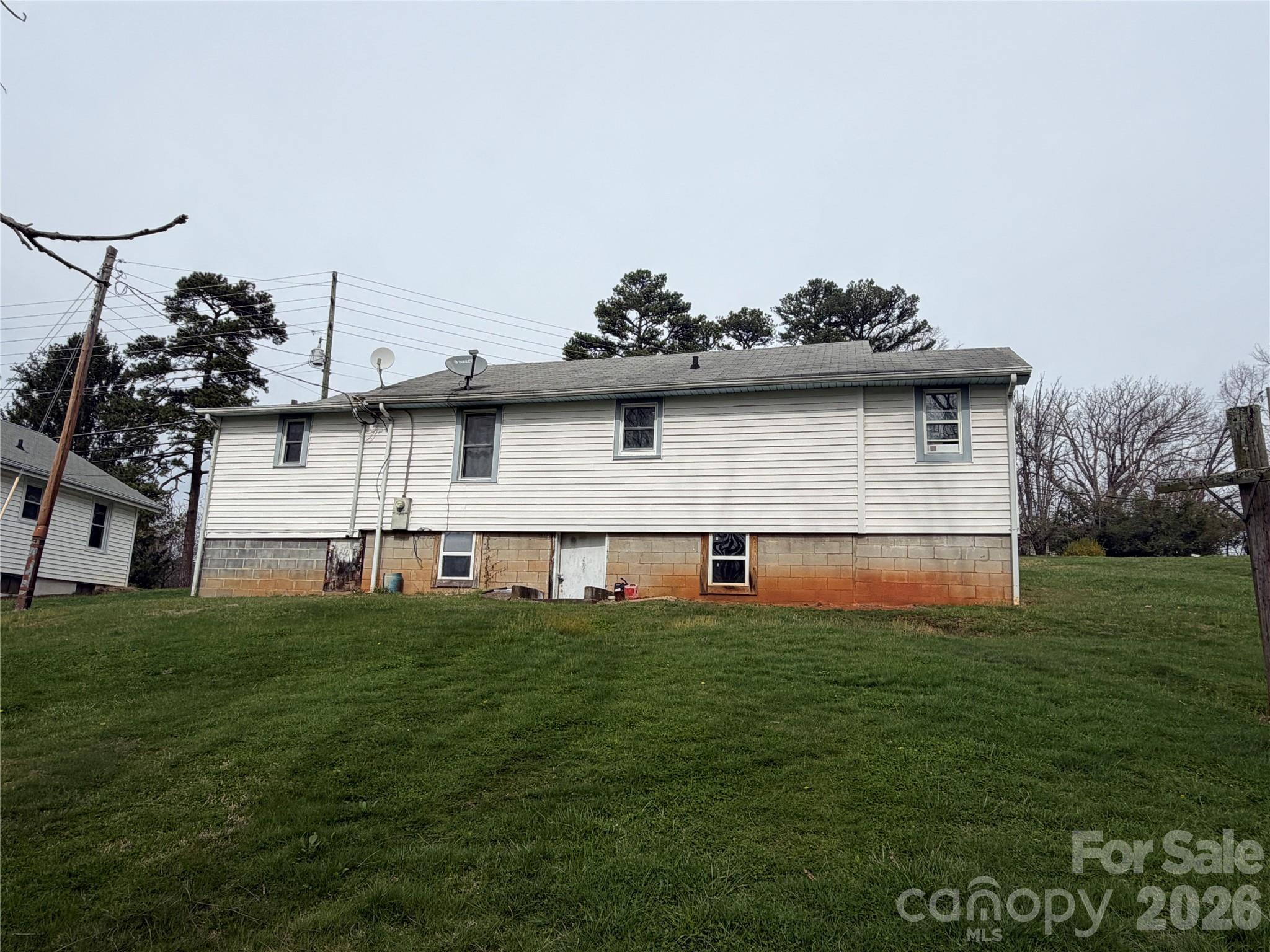 72 Alexander Road — Weaverville