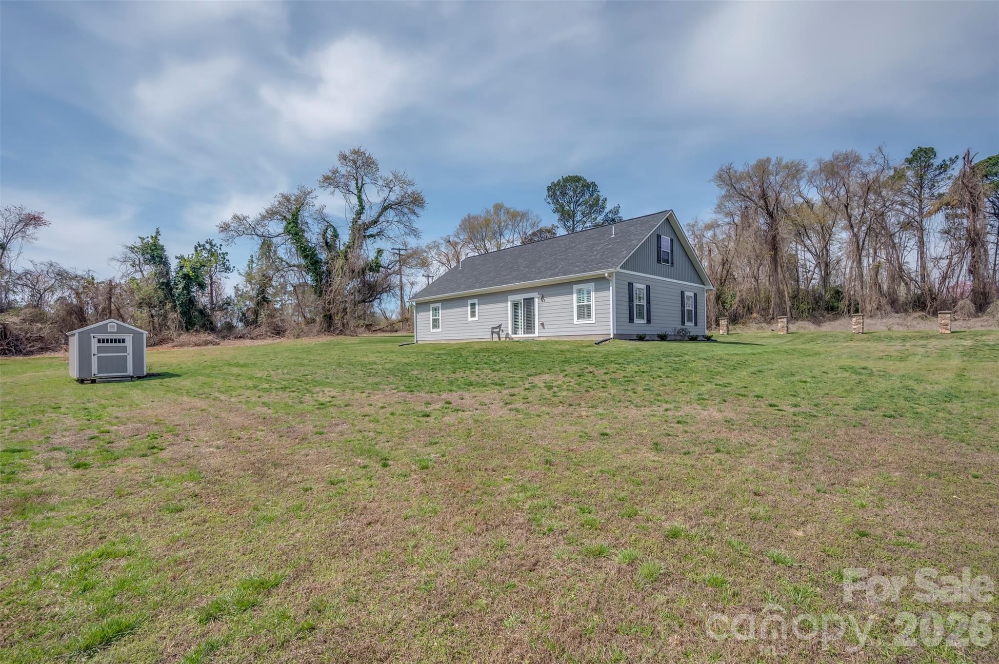 168 Nursery Road — Forest City