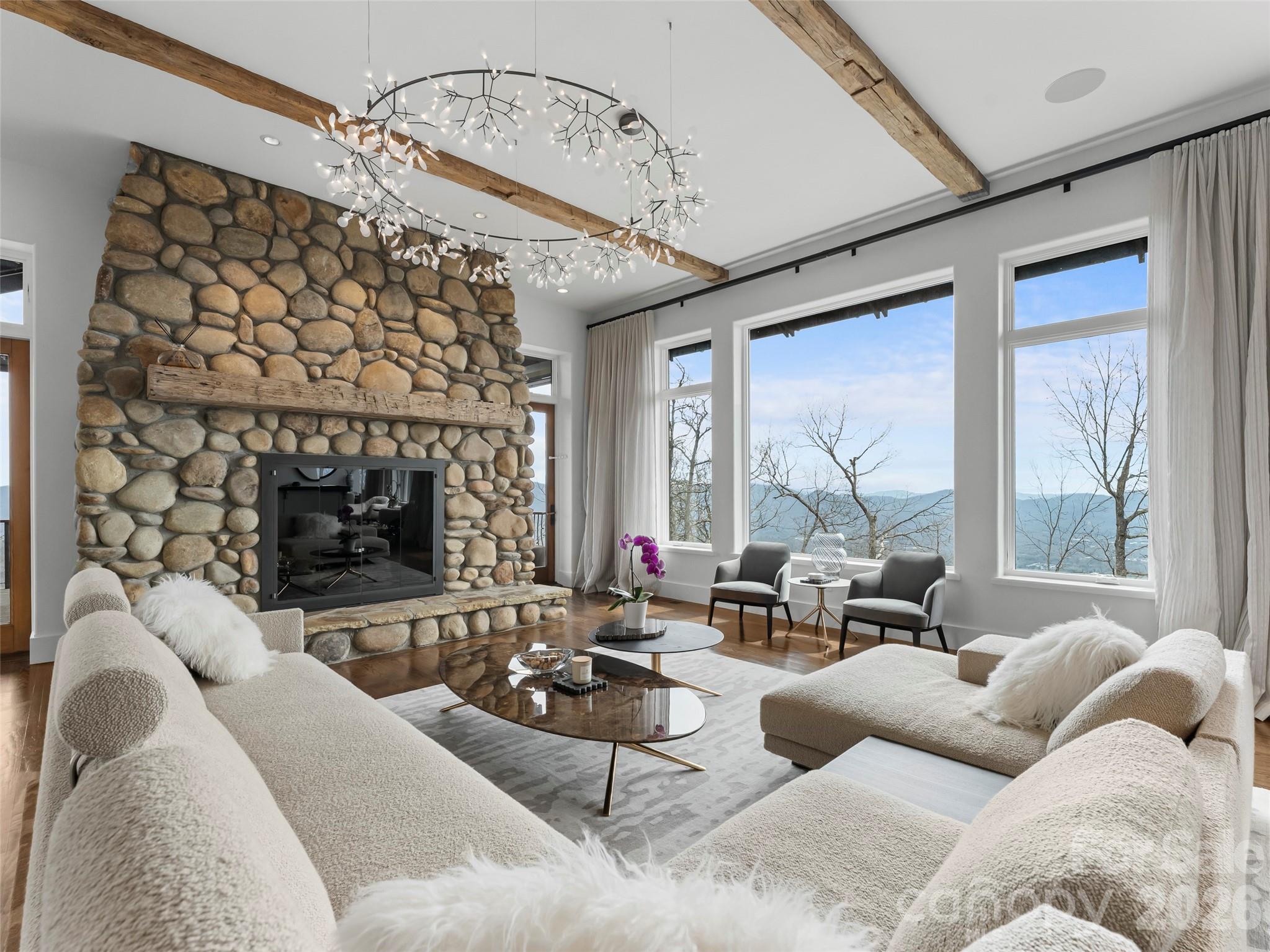 208 Skycliff Drive — Asheville