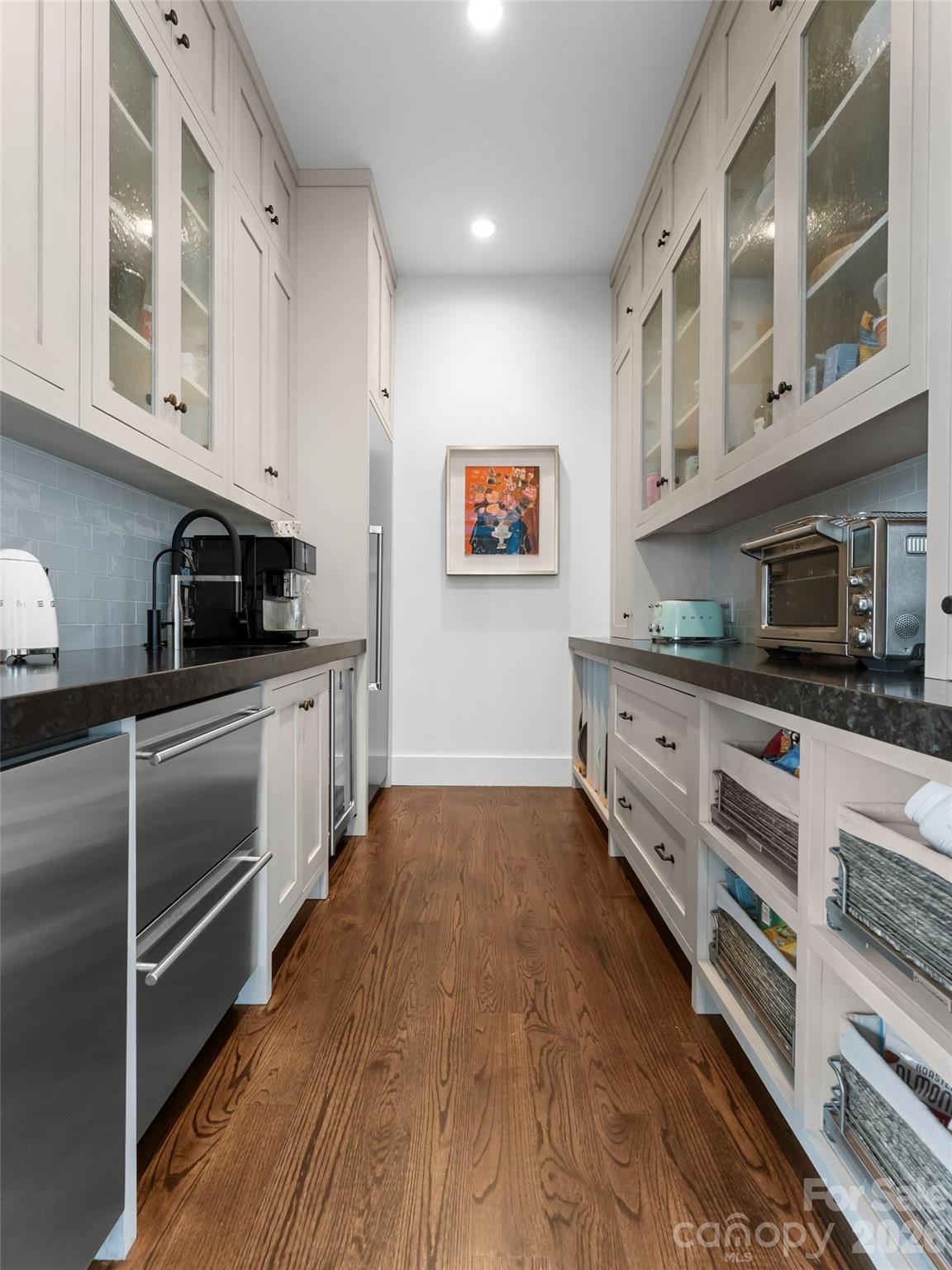 208 Skycliff Drive — Asheville