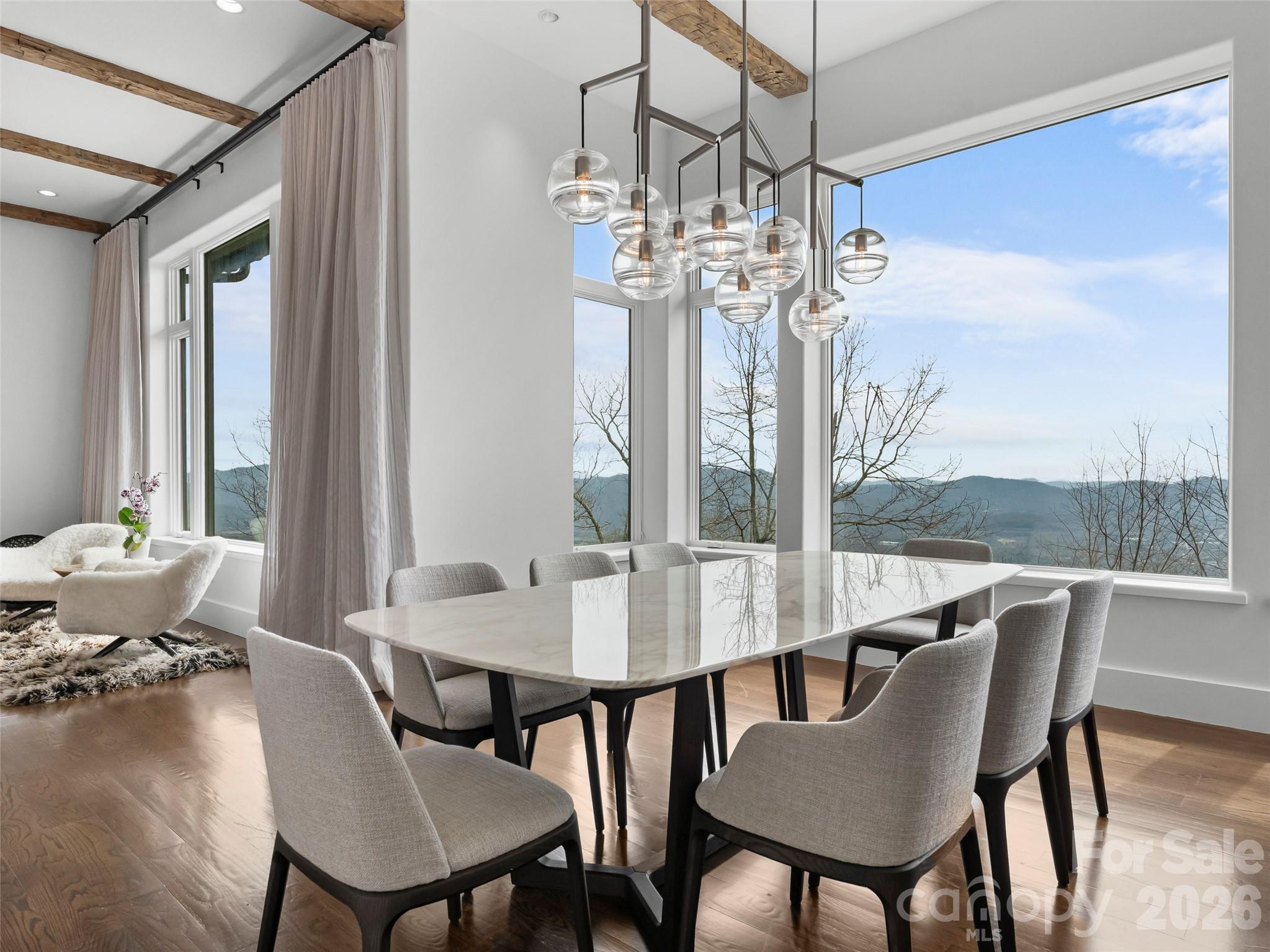 208 Skycliff Drive — Asheville