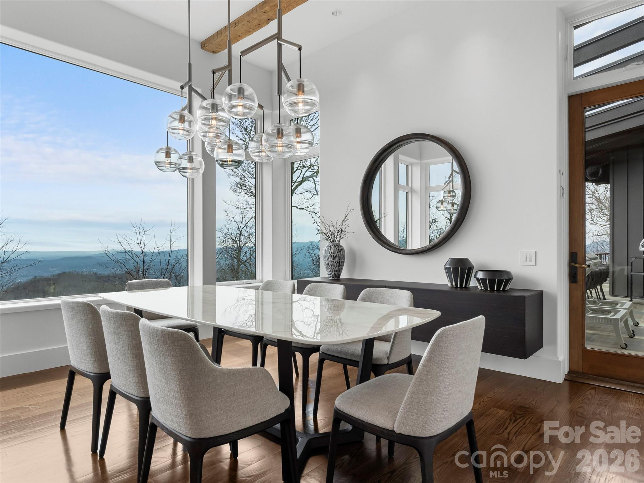 208 Skycliff Drive — Asheville