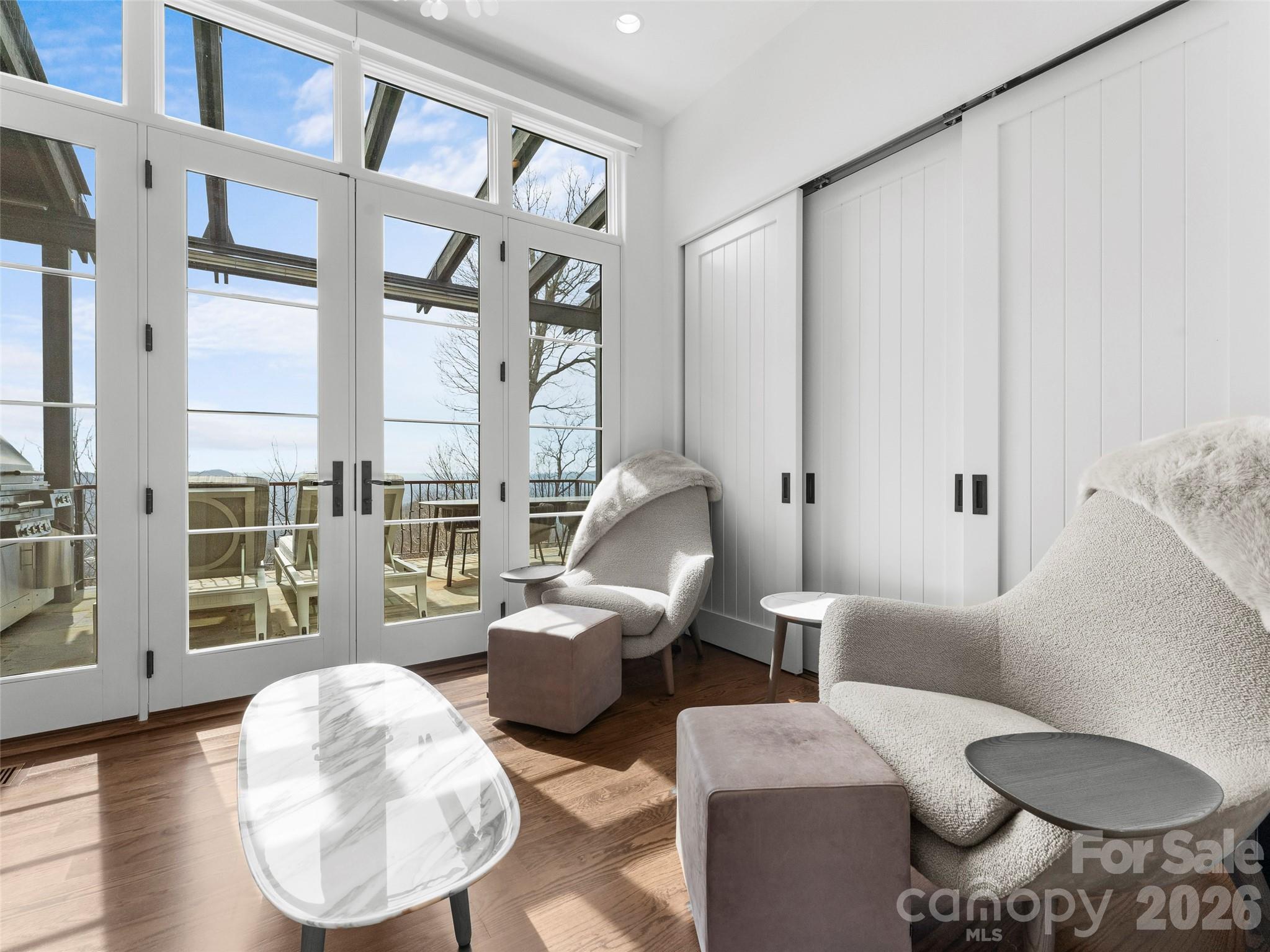208 Skycliff Drive — Asheville