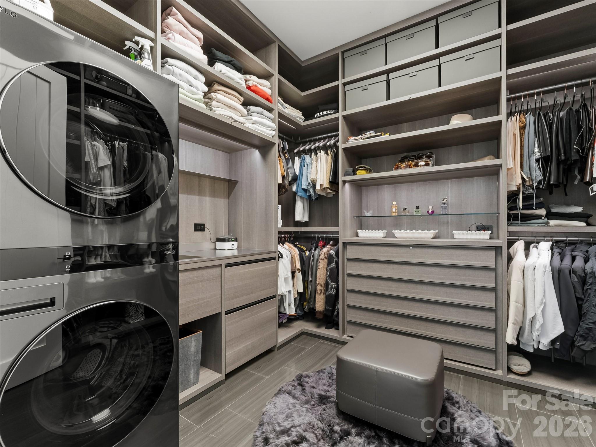 208 Skycliff Drive — Asheville