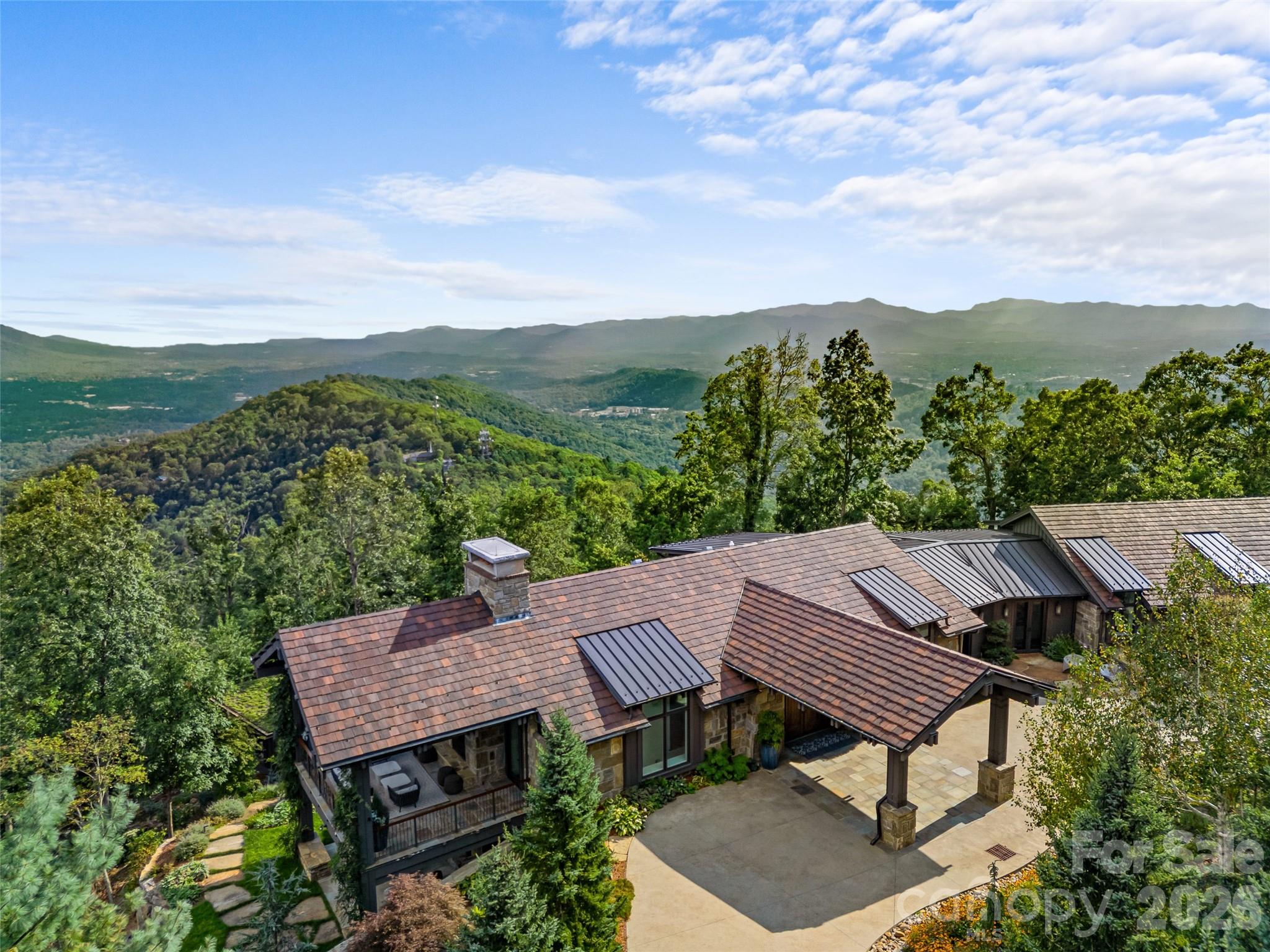 208 Skycliff Drive — Asheville
