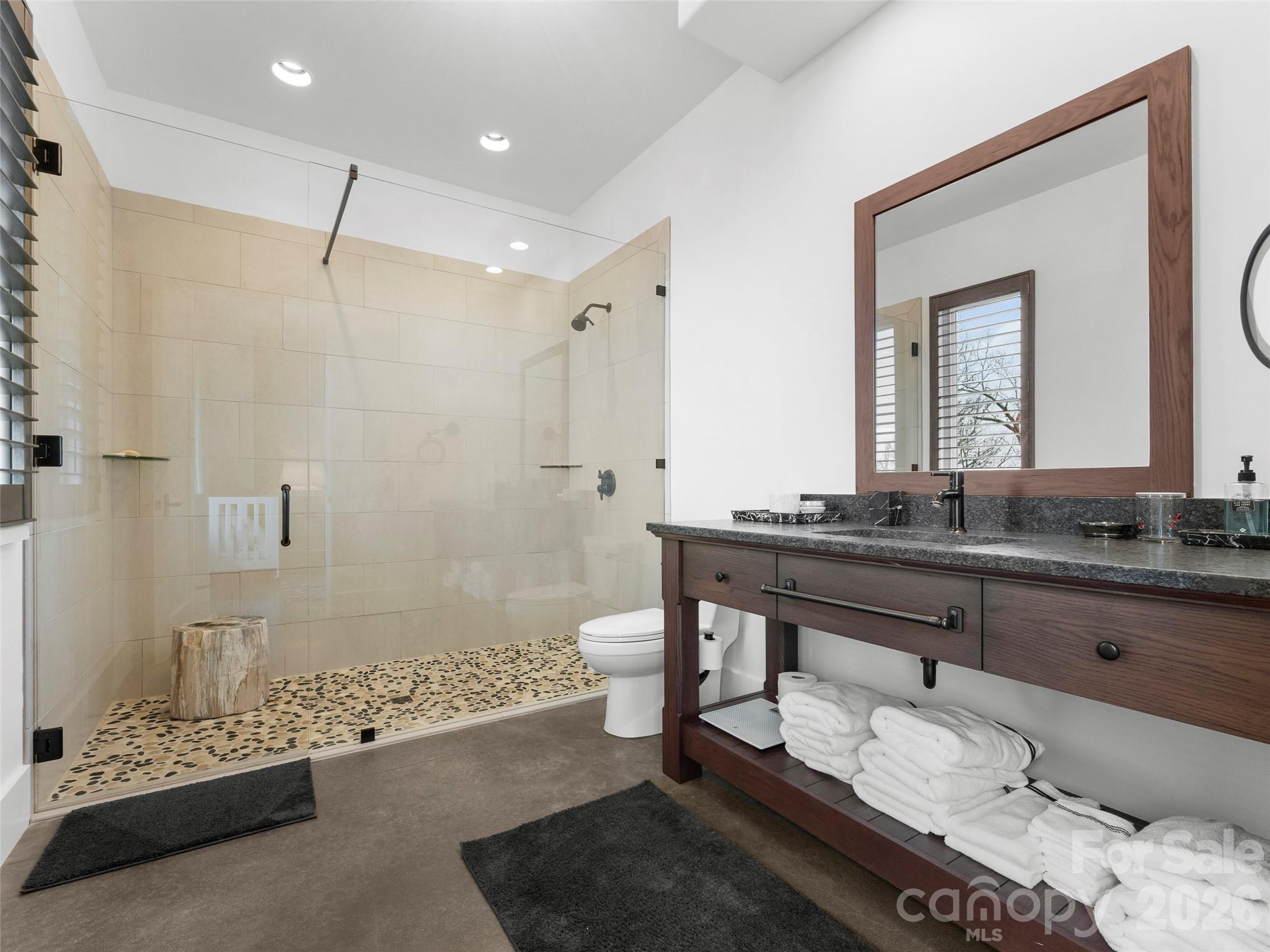 208 Skycliff Drive — Asheville