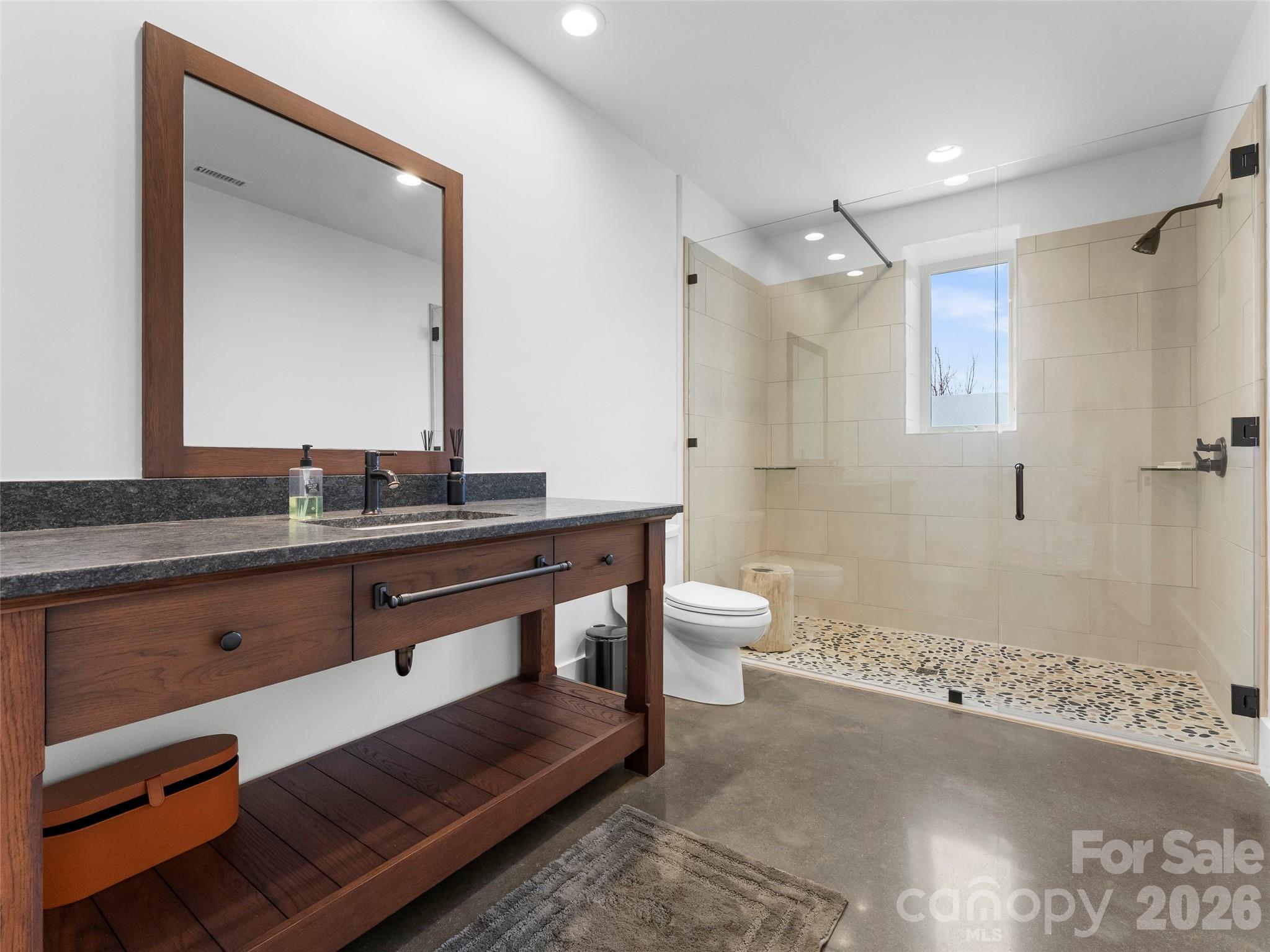 208 Skycliff Drive — Asheville