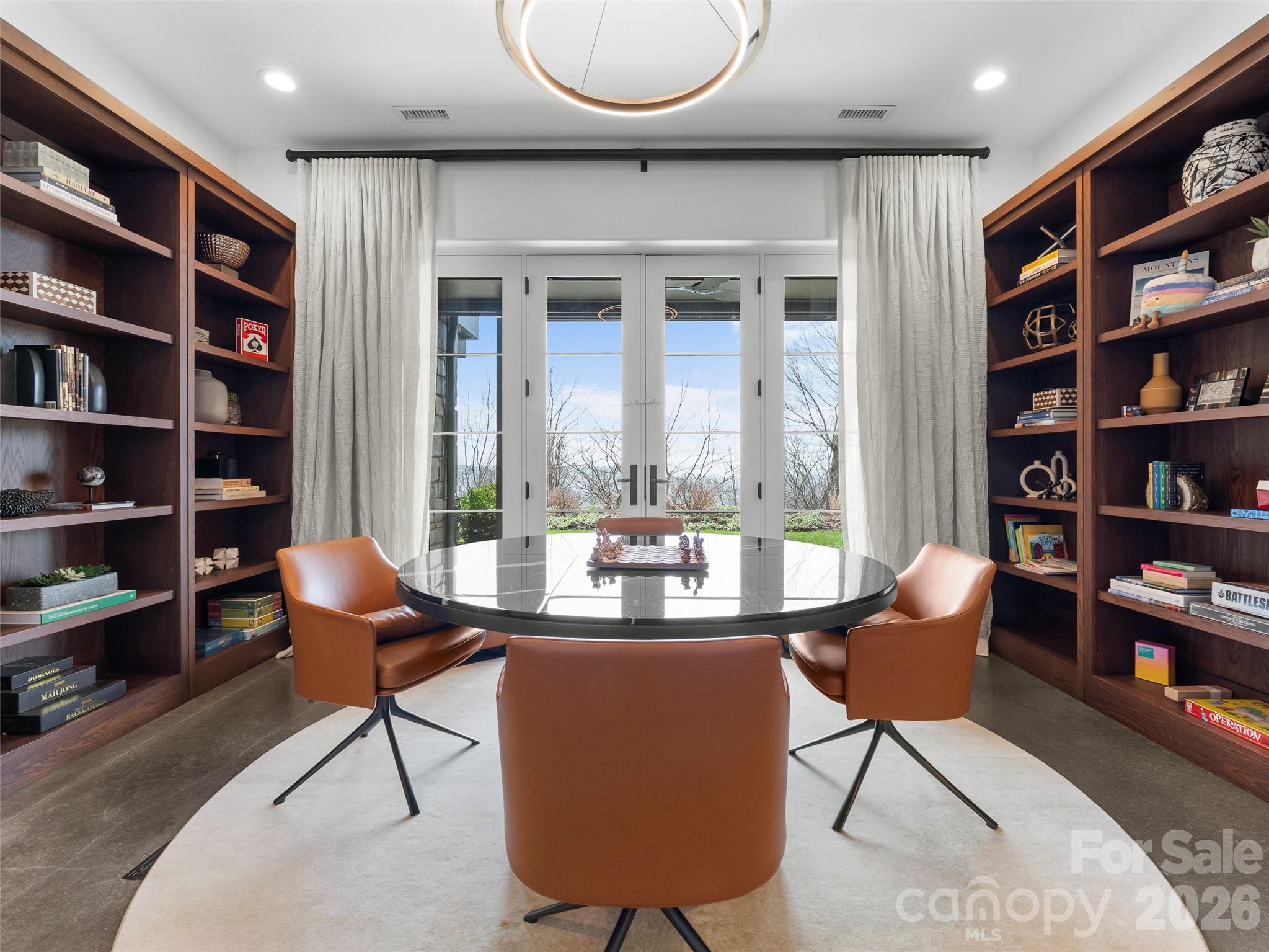 208 Skycliff Drive — Asheville