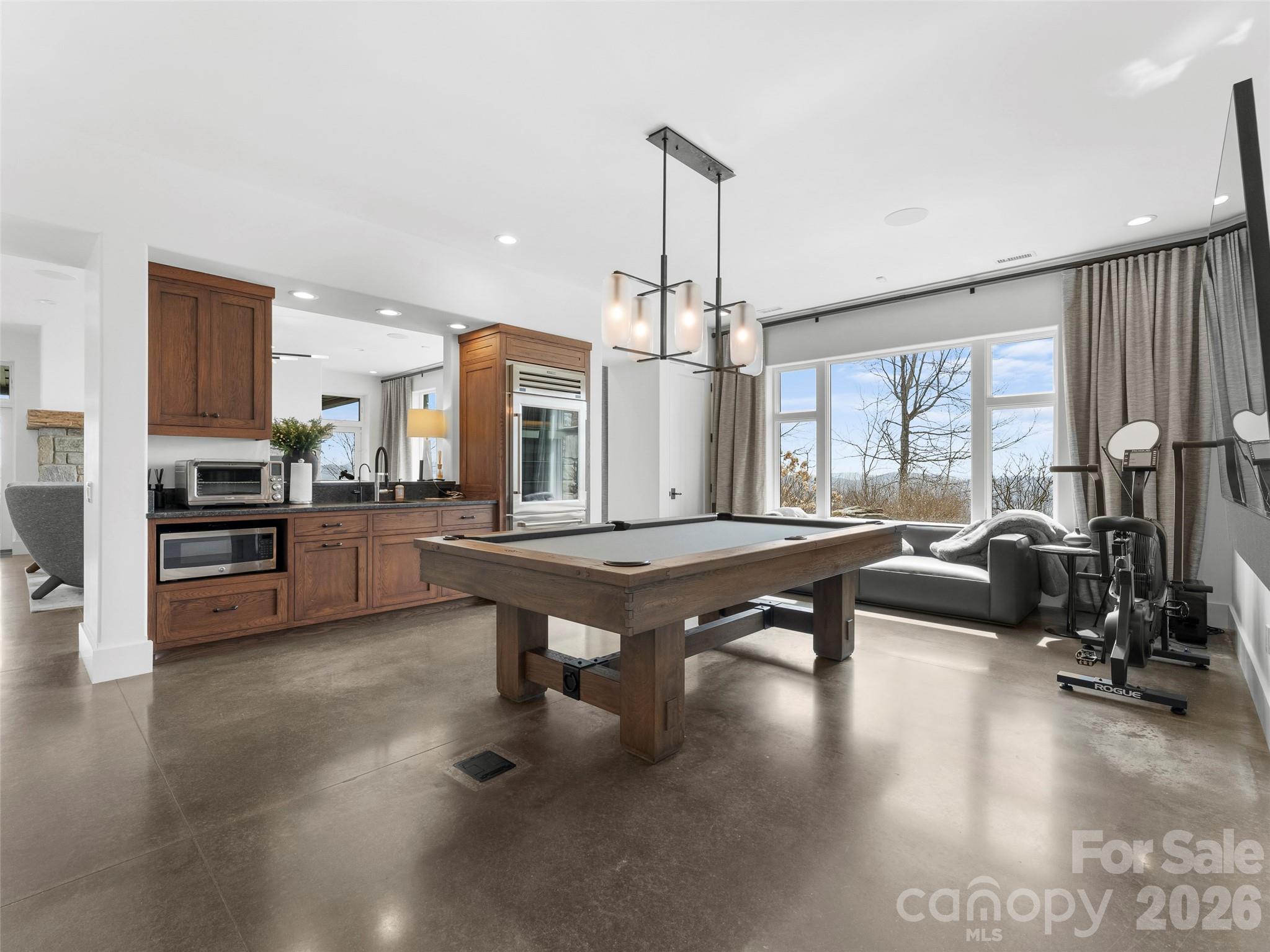208 Skycliff Drive — Asheville