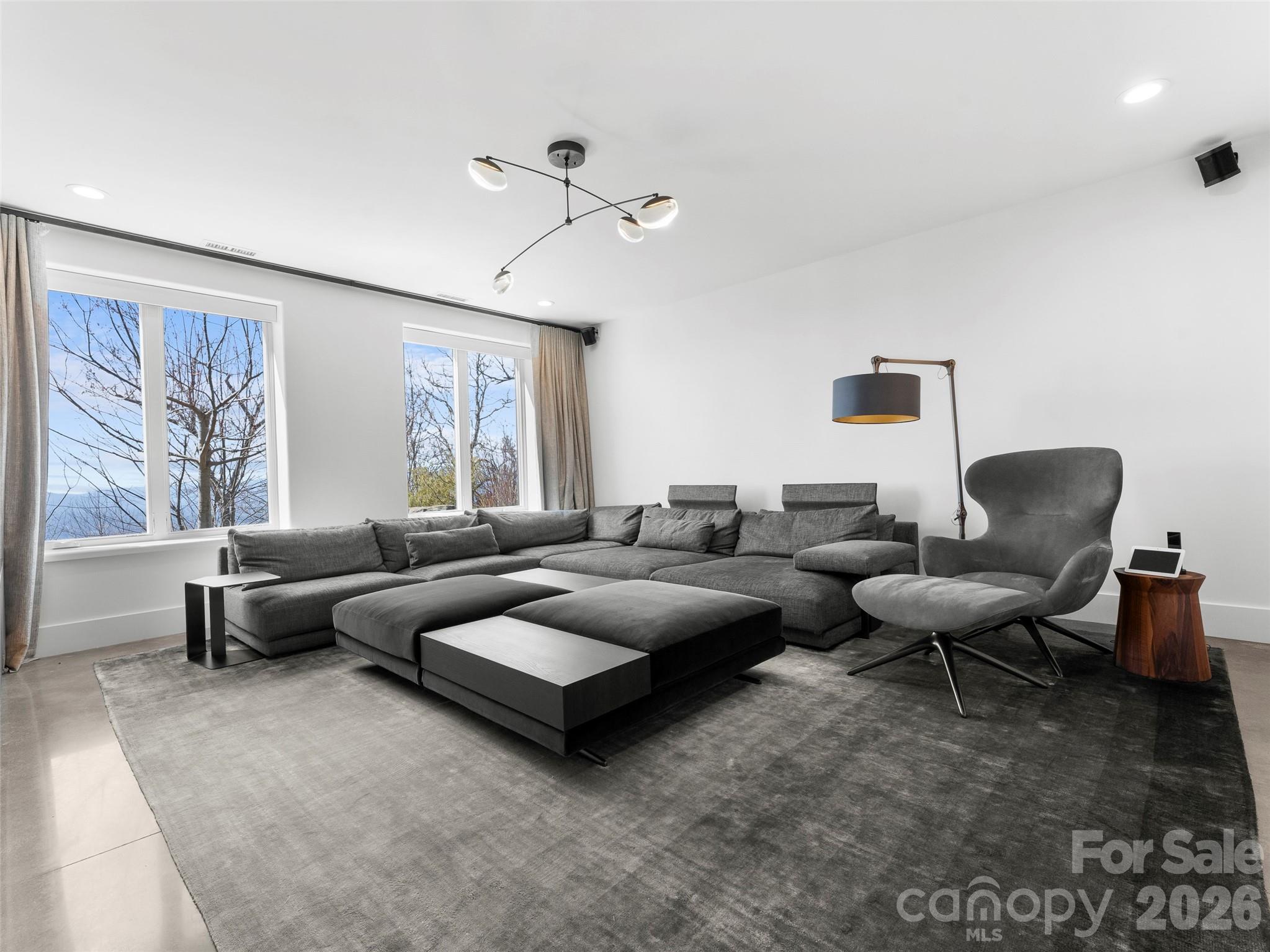 208 Skycliff Drive — Asheville