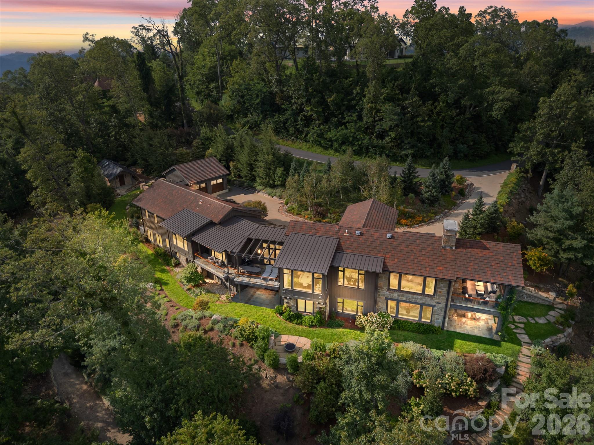 208 Skycliff Drive — Asheville