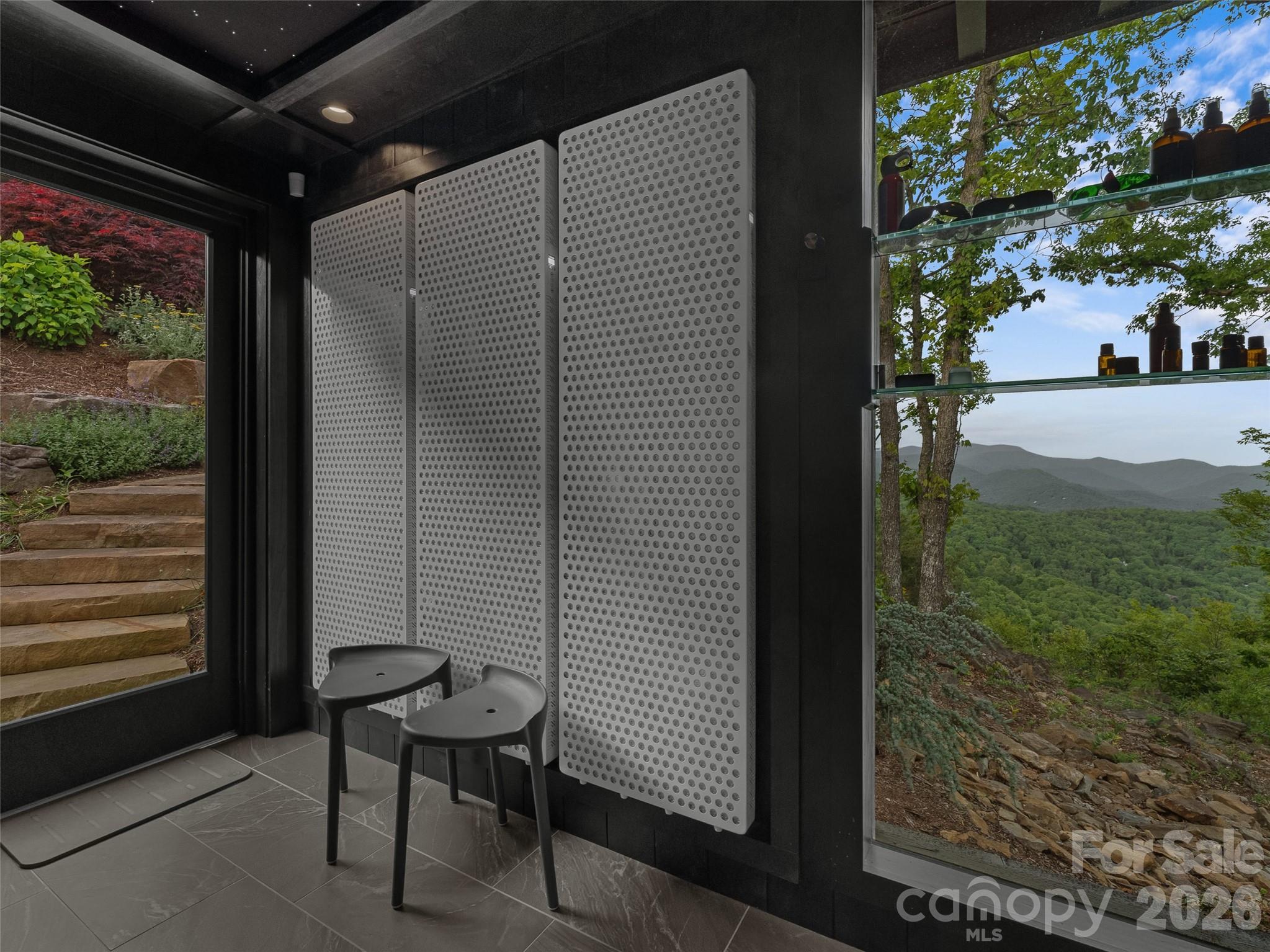 208 Skycliff Drive — Asheville