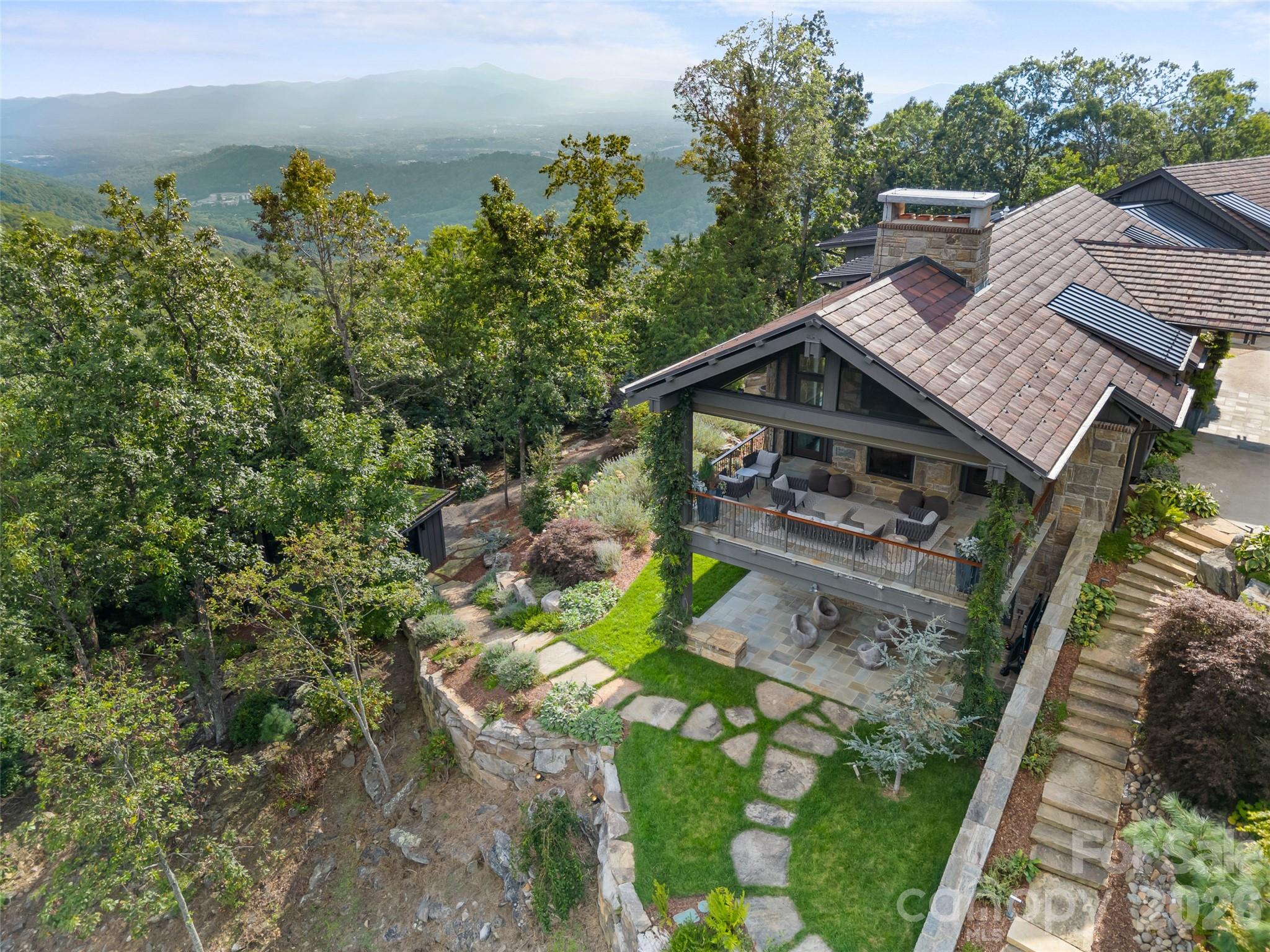 208 Skycliff Drive — Asheville