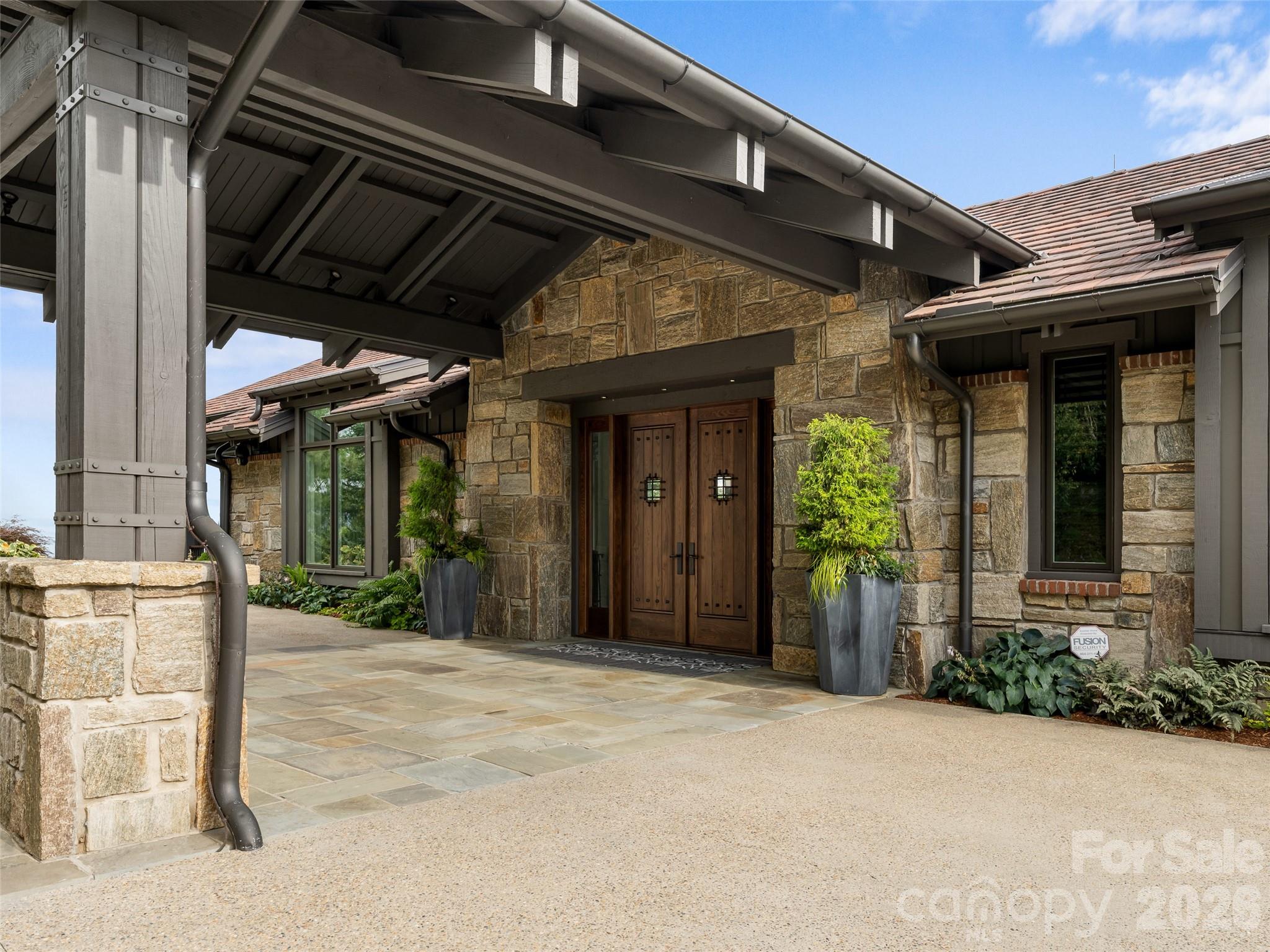 208 Skycliff Drive — Asheville