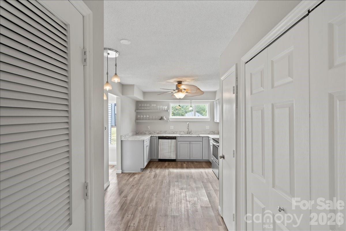 6610 Point Comfort Lane — Charlotte
