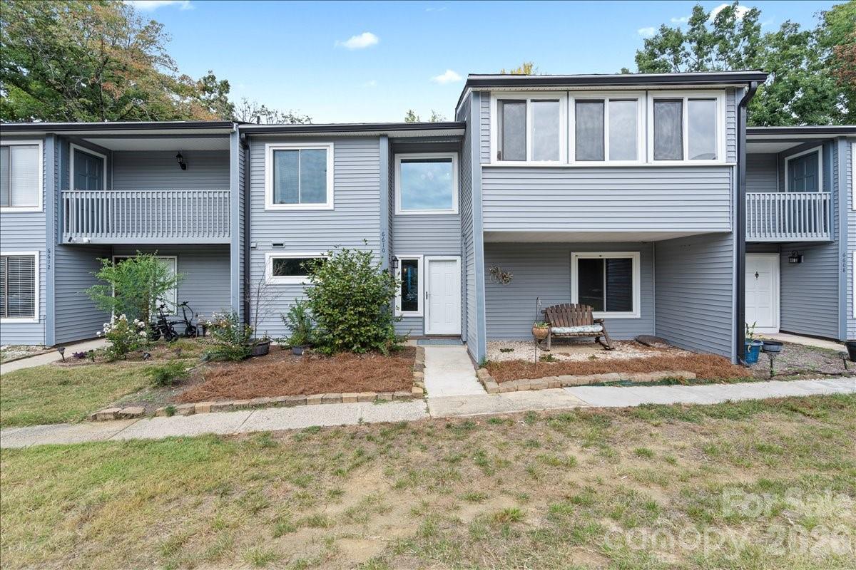 6610 Point Comfort Lane — Charlotte