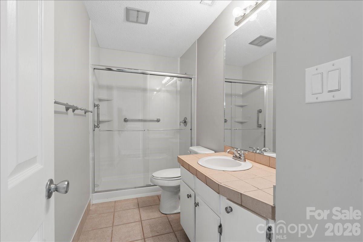 6610 Point Comfort Lane — Charlotte