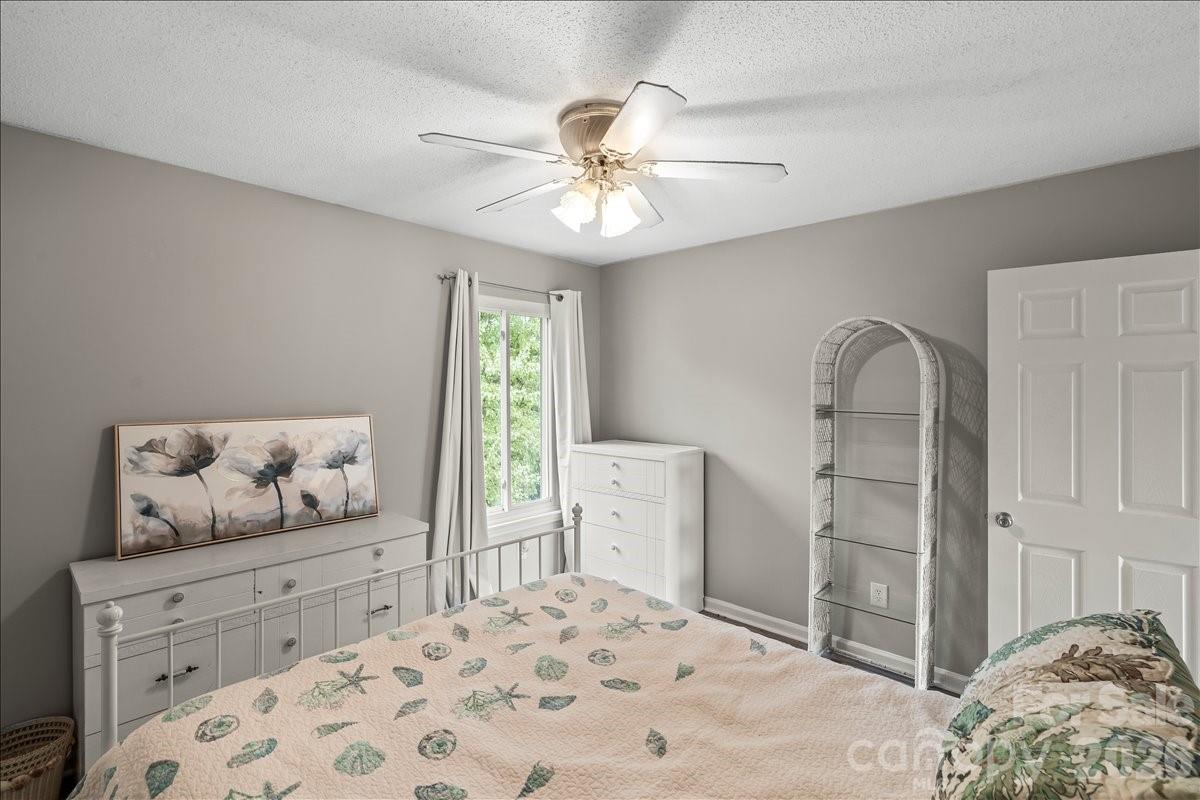 6610 Point Comfort Lane — Charlotte