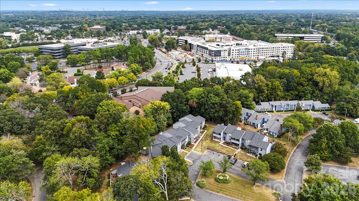 6610 Point Comfort Lane — Charlotte