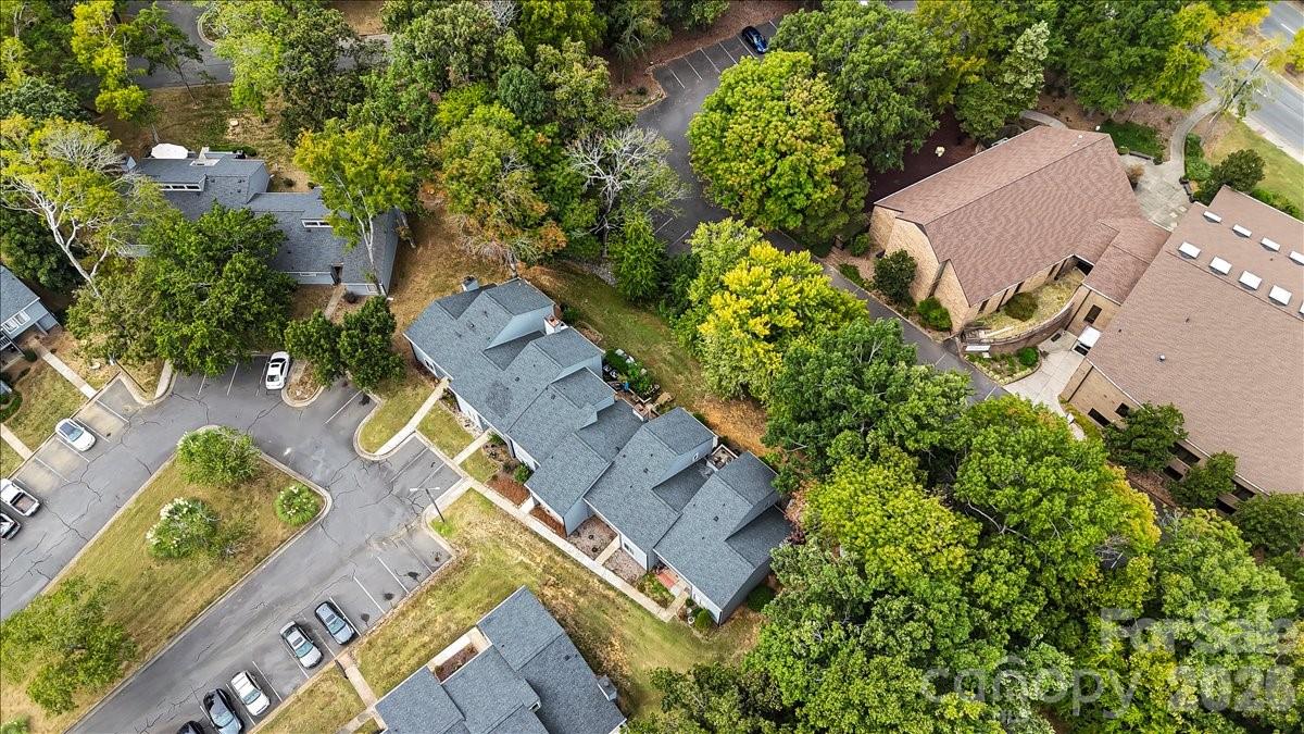 6610 Point Comfort Lane — Charlotte