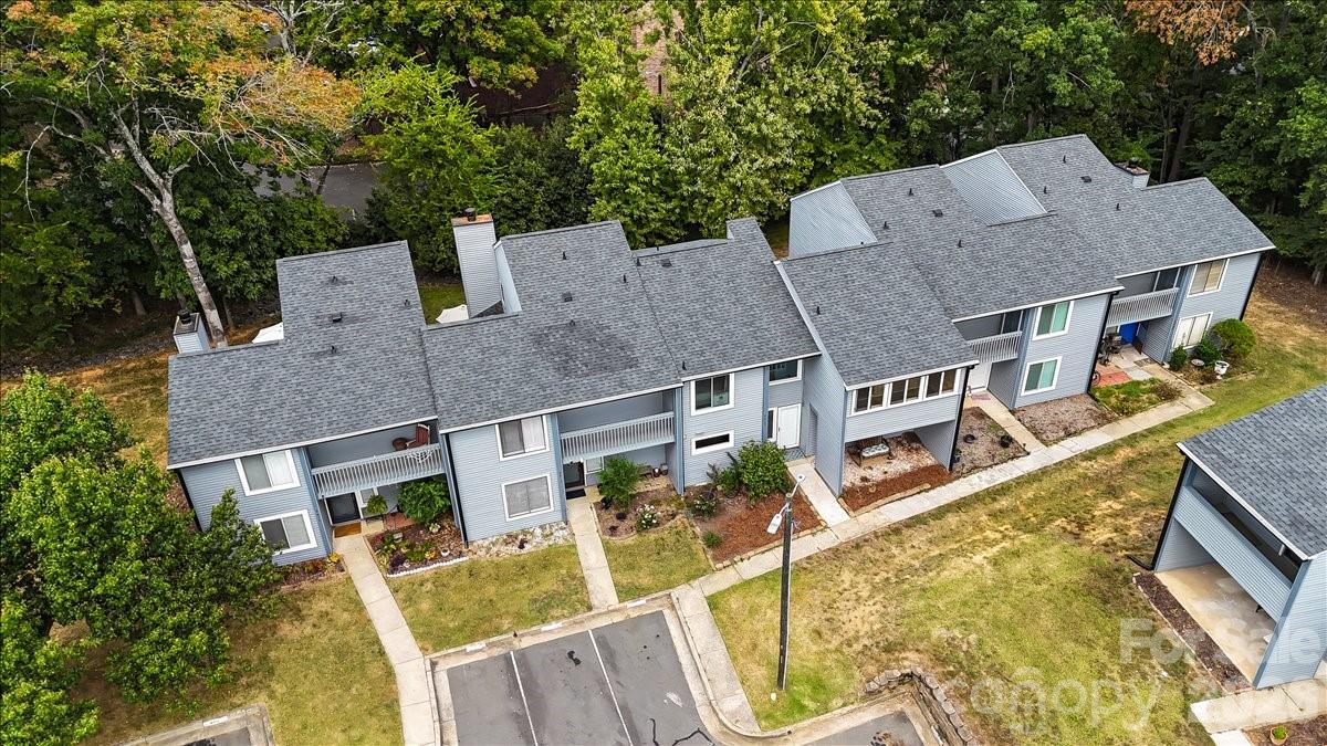6610 Point Comfort Lane — Charlotte