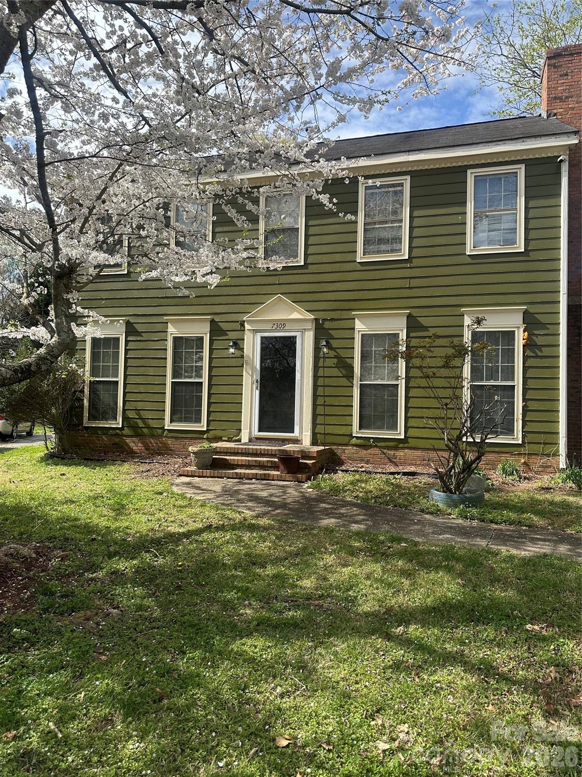 7309 Palmetto Court — Charlotte